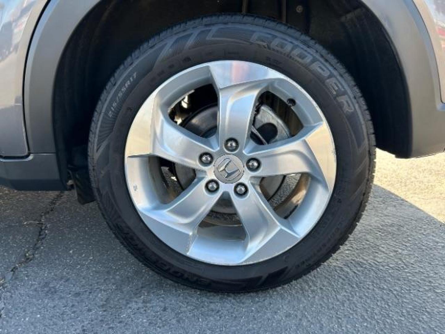 2016 GRAY Honda HR-V (3CZRU5H35GM) with an 4-Cyl i-VTEC 1.8 Liter engine, Auto CVT w/Sport Mode transmission, located at 412 Auto Vista Drive, Palmdale, 93551, (661) 945-0620, 34.592636, -118.136681 - Photo#14