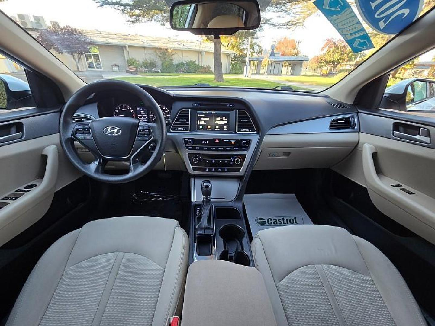 2016 WHITE Hyundai Sonata (5NPE24AF3GH) with an 4-Cyl 2.4 Liter engine, Auto 6-Spd w/Shiftronic transmission, located at 246 E Walker St., Orland, 95963, (530) 865-5800, 39.747589, -122.178398 - Photo#18
