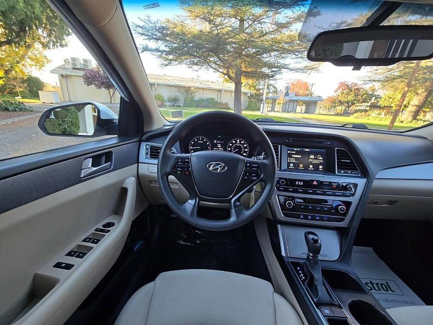2016 WHITE Hyundai Sonata (5NPE24AF3GH) with an 4-Cyl 2.4 Liter engine, Auto 6-Spd w/Shiftronic transmission, located at 246 E Walker St., Orland, 95963, (530) 865-5800, 39.747589, -122.178398 - Photo#19