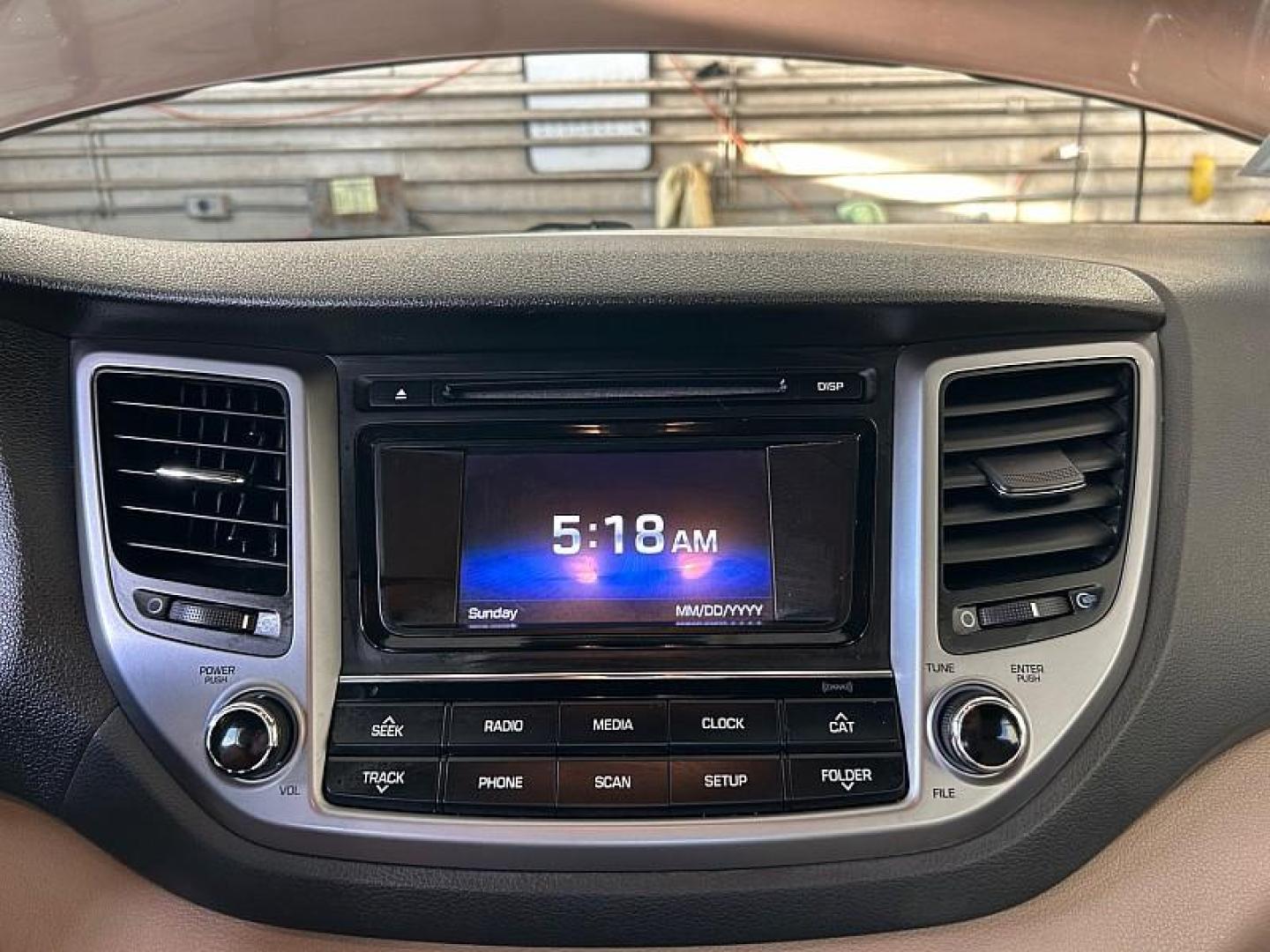 2016 GOLD Hyundai Tucson (KM8J23A42GU) with an 4-Cyl 2.0 Liter engine, Auto 6-Spd Shiftronic transmission, located at 412 Auto Vista Drive, Palmdale, 93551, (661) 945-0620, 34.592636, -118.136681- Photo#17
