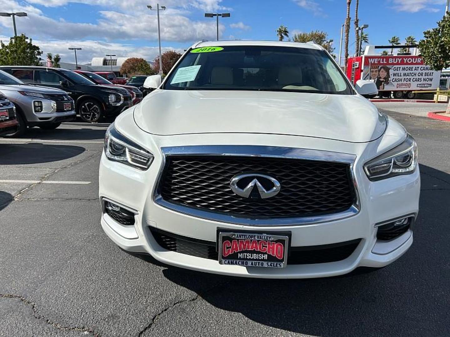 2016 WHITE INFINITI QX60 (5N1AL0MN8GC) with an V6 3.5 Liter engine, Auto CVT Manual Spt transmission, located at 412 Auto Vista Drive, Palmdale, 93551, (661) 945-0620, 34.592636, -118.136681 - Photo#1