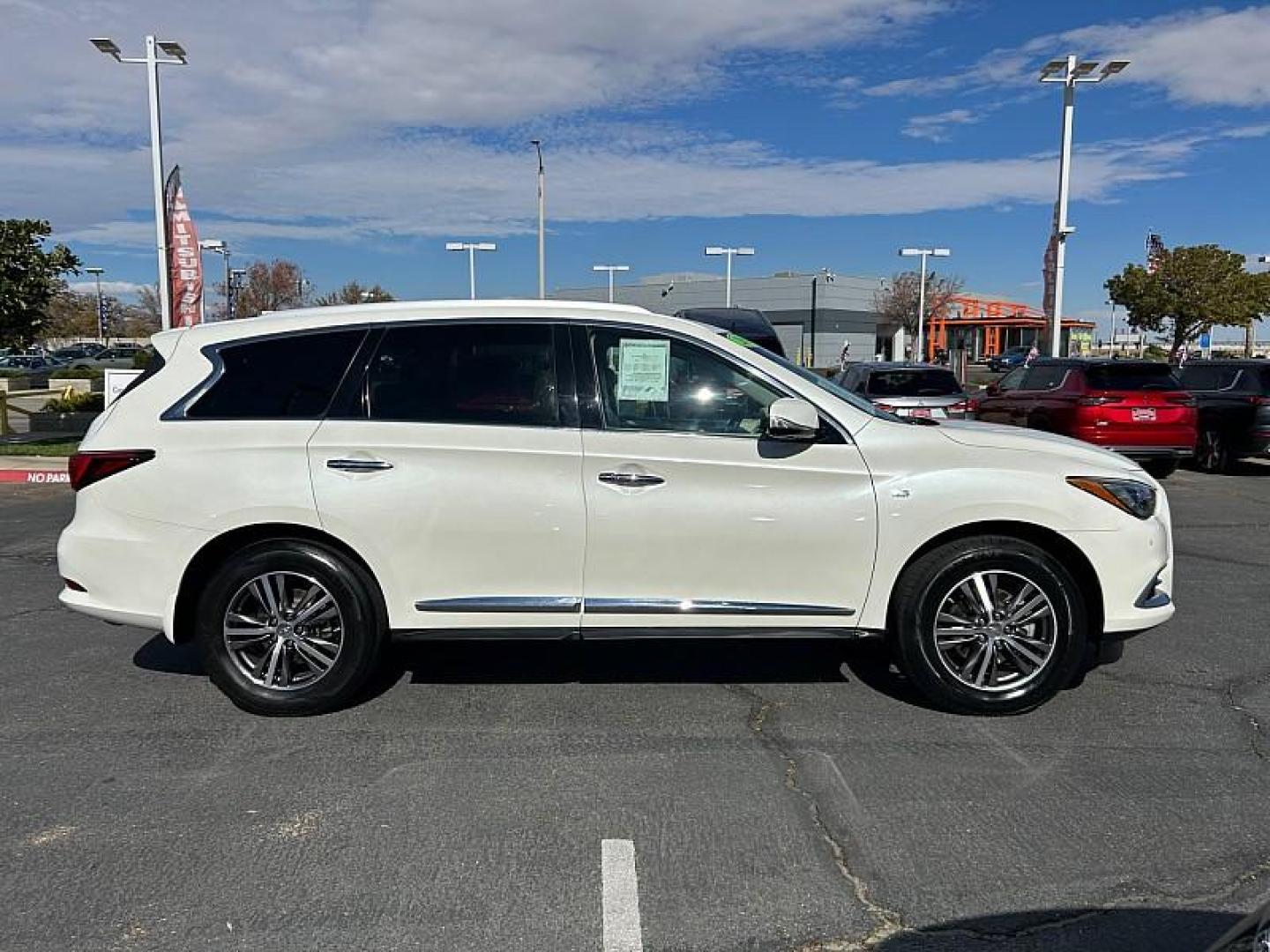 2016 WHITE INFINITI QX60 (5N1AL0MN8GC) with an V6 3.5 Liter engine, Auto CVT Manual Spt transmission, located at 412 Auto Vista Drive, Palmdale, 93551, (661) 945-0620, 34.592636, -118.136681 - Photo#7