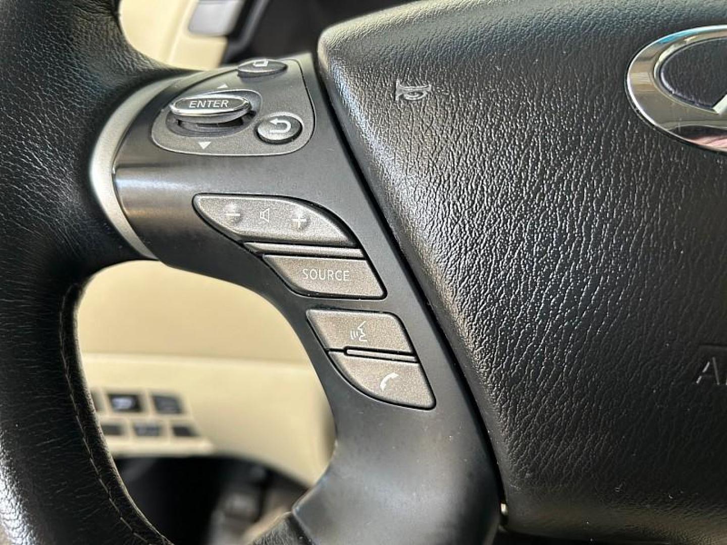 2016 WHITE INFINITI QX60 (5N1AL0MN8GC) with an V6 3.5 Liter engine, Auto CVT Manual Spt transmission, located at 412 Auto Vista Drive, Palmdale, 93551, (661) 945-0620, 34.592636, -118.136681 - Photo#16