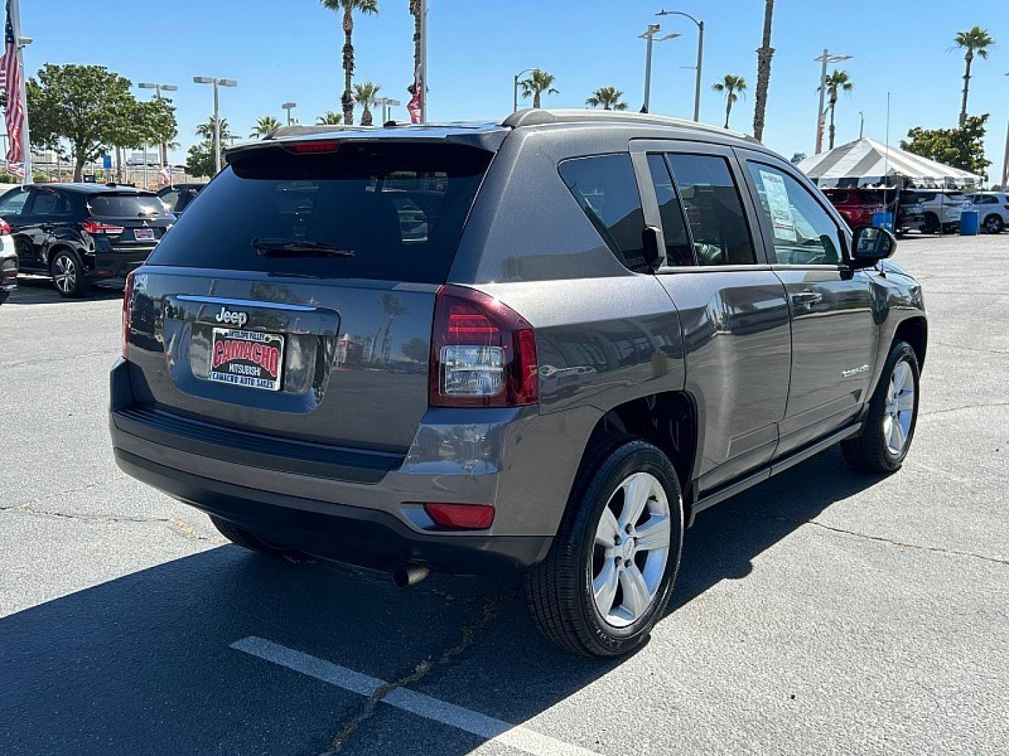 2016 Jeep Compass (1C4NJCBA5GD) with an 4-Cyl 2.0 Liter engine, located at 412 Auto Vista Drive, Palmdale, 93551, (661) 945-0620, 34.592636, -118.136681- Photo#6