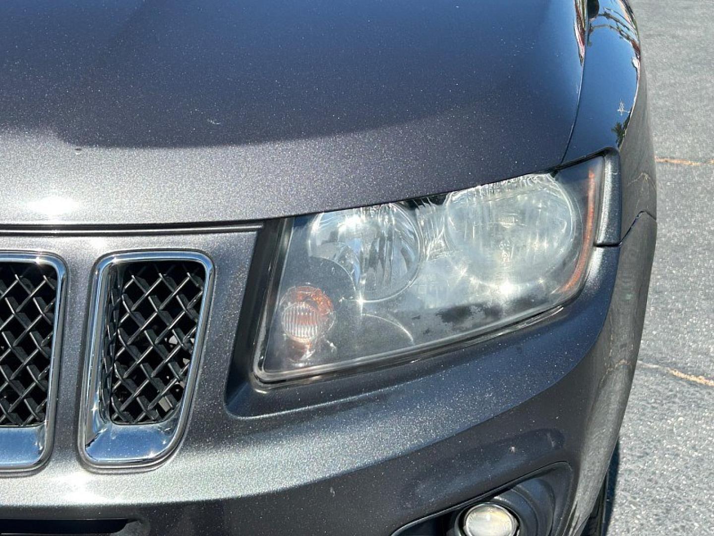 2016 Jeep Compass (1C4NJCBA5GD) with an 4-Cyl 2.0 Liter engine, located at 412 Auto Vista Drive, Palmdale, 93551, (661) 945-0620, 34.592636, -118.136681- Photo#9