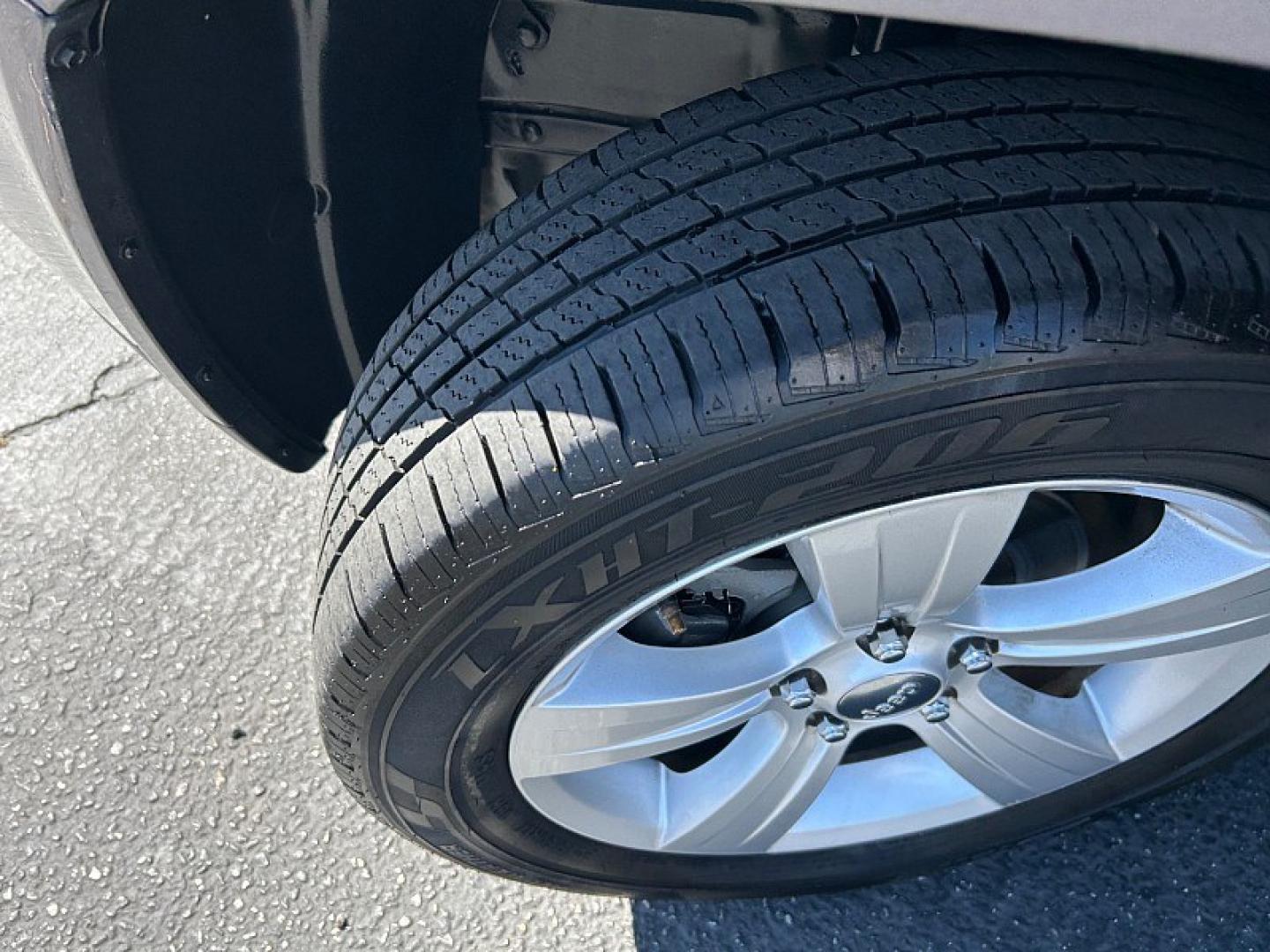 2016 Jeep Compass (1C4NJCBA5GD) with an 4-Cyl 2.0 Liter engine, located at 412 Auto Vista Drive, Palmdale, 93551, (661) 945-0620, 34.592636, -118.136681- Photo#14