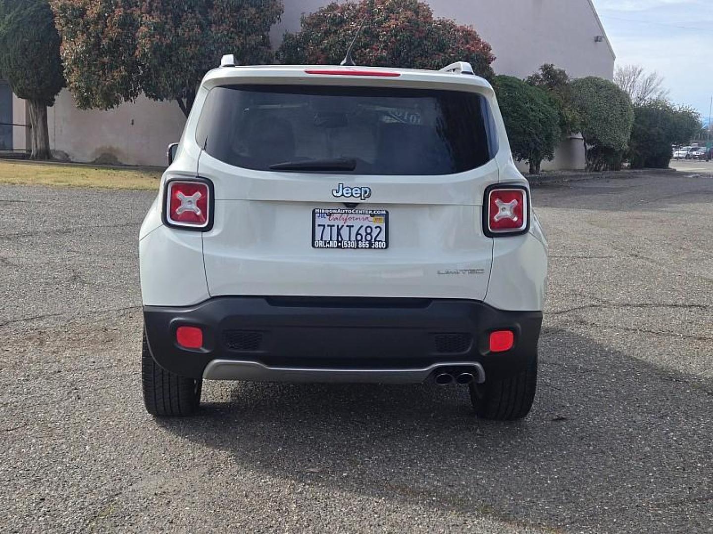 2016 WHITE Jeep Renegade (ZACCJADTXGP) with an 4-Cyl MultiAir 2.4L engine, Automatic 9-Spd transmission, located at 246 E Walker St., Orland, 95963, (530) 865-5800, 39.747589, -122.178398 - Photo#6