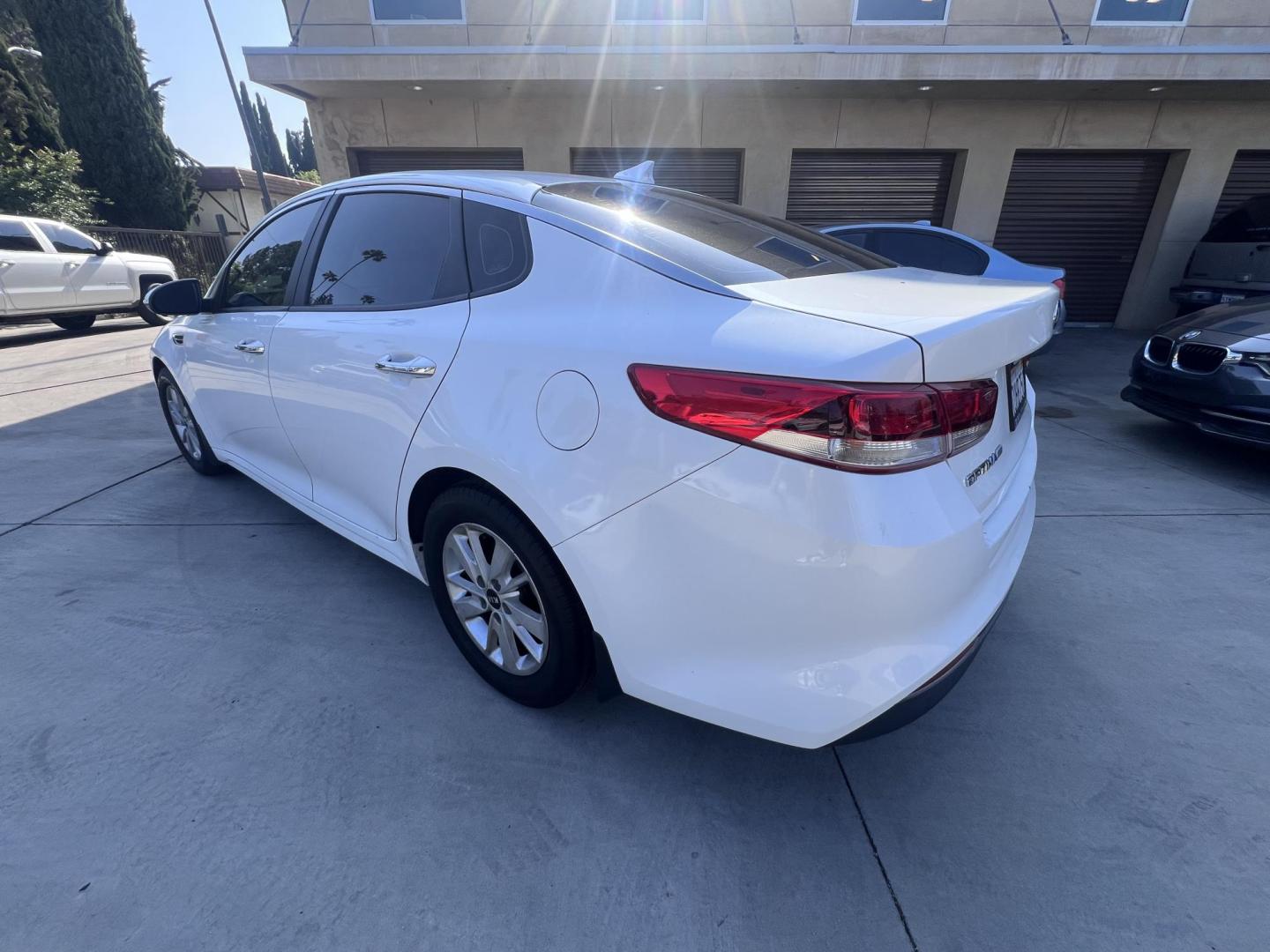 2016 Kia Optima LX (KNAGT4L31G5) with an 2.4L L4 DOHC 16V engine, 6A transmission, located at 30 S. Berkeley Avenue, Pasadena, CA, 91107, (626) 248-7567, 34.145447, -118.109398 - The vehicle looks and drives well,! alloy wheels! This vehicle comes with a dealer 30 day / 1,000 Mile Warranty ( call us for details) and with Options up to 5 years / 100,000 Mile Warranty. Bad credit? We can help! We are the bank. Buy with confidence! All of our cars are thoroughly inspected and r - Photo#2