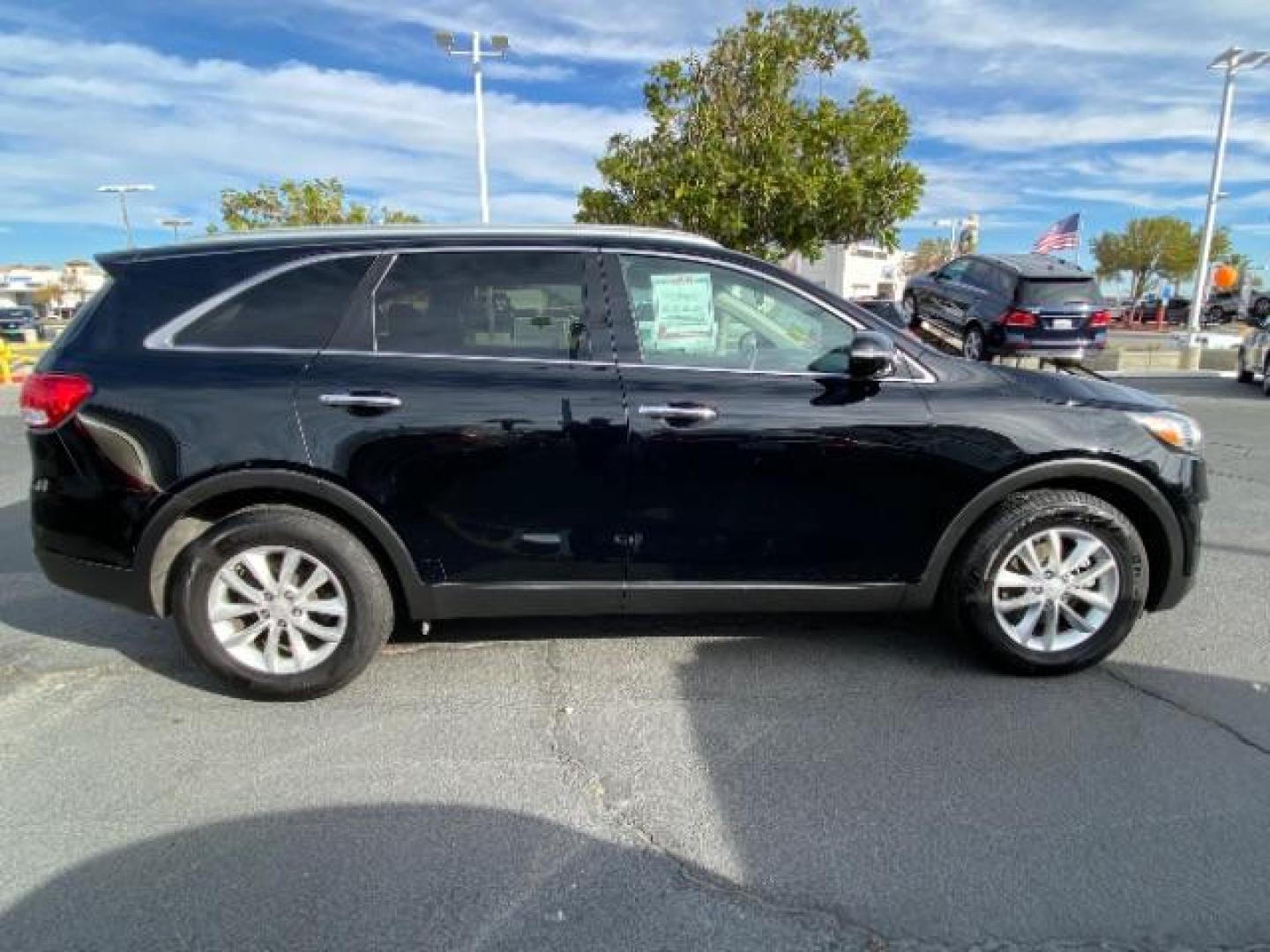 2016 BLACK Kia Sorento (5XYPG4A51GG) with an V6 GDI 3.3 Liter engine, Auto 6-Spd OD Sptmatc transmission, located at 412 Auto Vista Drive, Palmdale, 93551, (661) 945-0620, 34.592636, -118.136681 - Photo#26