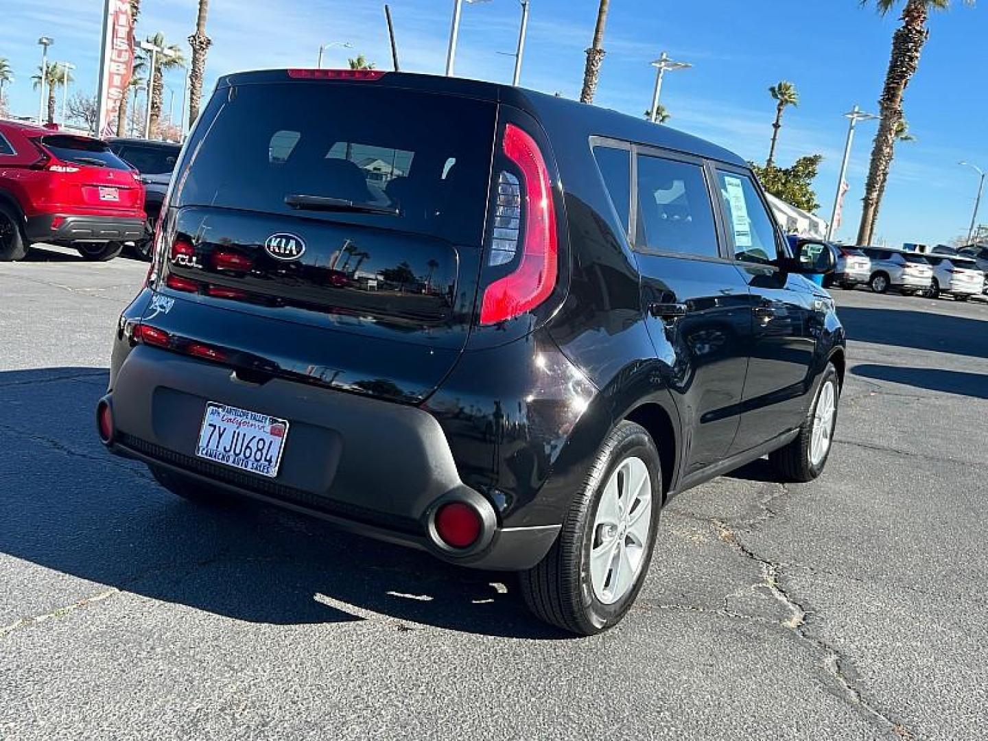 2016 BLACK Kia Soul (KNDJN2A28G7) with an 4-Cyl 1.6 Liter engine, Auto 6-Spd Sportmatic transmission, located at 412 Auto Vista Drive, Palmdale, 93551, (661) 945-0620, 34.592636, -118.136681 - Photo#4