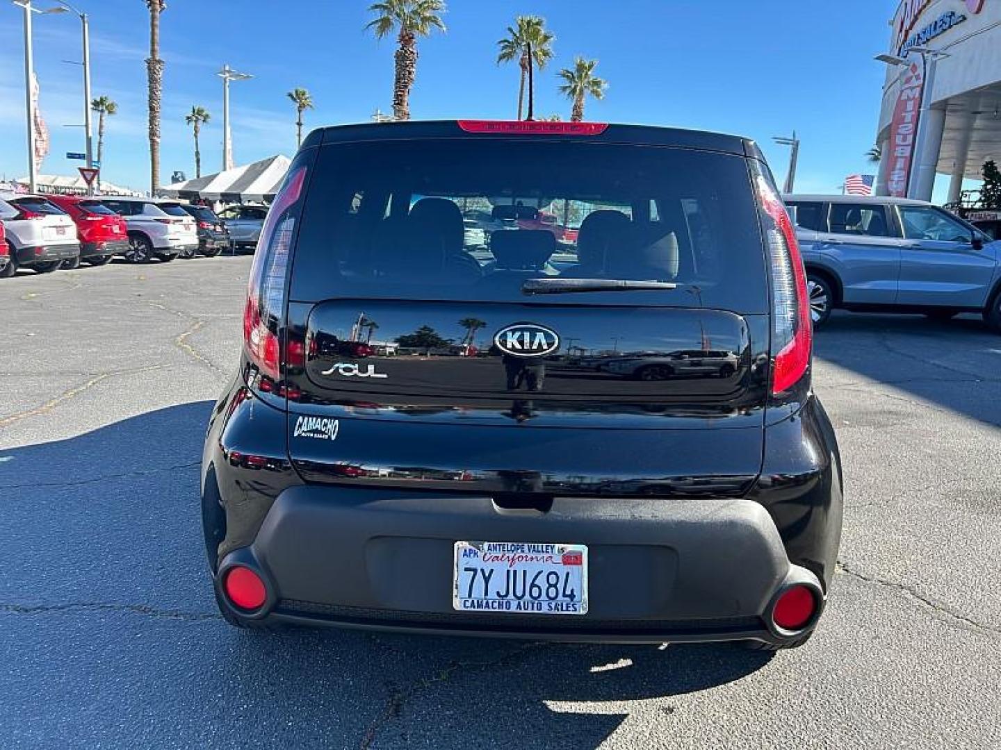 2016 BLACK Kia Soul (KNDJN2A28G7) with an 4-Cyl 1.6 Liter engine, Auto 6-Spd Sportmatic transmission, located at 412 Auto Vista Drive, Palmdale, 93551, (661) 945-0620, 34.592636, -118.136681 - Photo#5