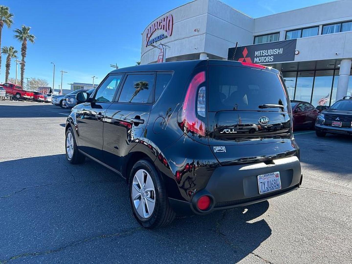2016 BLACK Kia Soul (KNDJN2A28G7) with an 4-Cyl 1.6 Liter engine, Auto 6-Spd Sportmatic transmission, located at 412 Auto Vista Drive, Palmdale, 93551, (661) 945-0620, 34.592636, -118.136681 - Photo#6