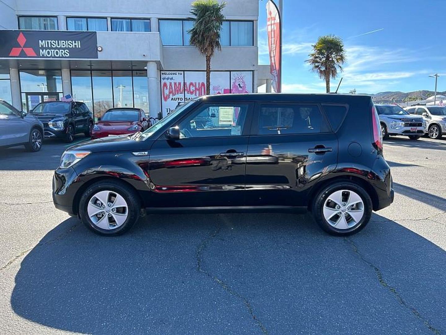 2016 BLACK Kia Soul (KNDJN2A28G7) with an 4-Cyl 1.6 Liter engine, Auto 6-Spd Sportmatic transmission, located at 412 Auto Vista Drive, Palmdale, 93551, (661) 945-0620, 34.592636, -118.136681 - Photo#7