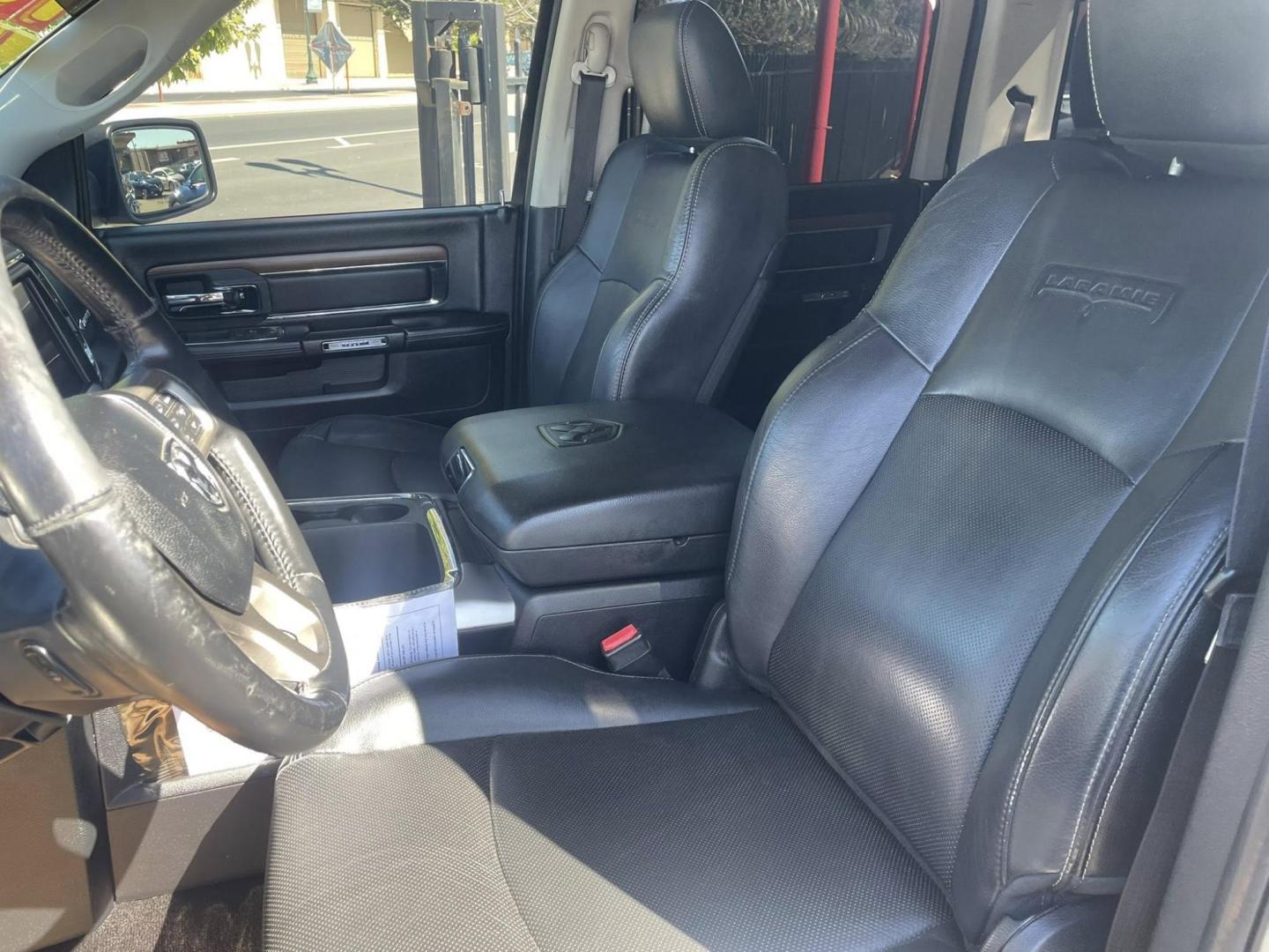 2016 RAM 1500 Laramie Crew Cab SWB 4WD (1C6RR7NT8GS) with an 5.7L V8 OHV 16V engine, 6A transmission, located at 744 E Miner Ave, Stockton, CA, 95202, (209) 944-5770, 37.956863, -121.282082 - PLUS TAXES AND FEES - Photo#7