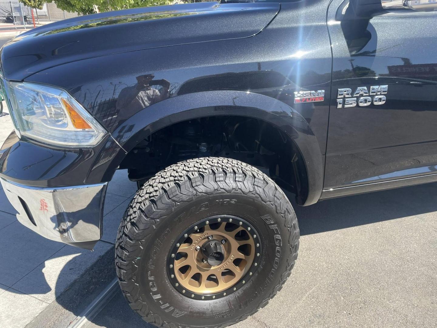 2016 RAM 1500 Laramie Crew Cab SWB 4WD (1C6RR7NT8GS) with an 5.7L V8 OHV 16V engine, 6A transmission, located at 744 E Miner Ave, Stockton, CA, 95202, (209) 944-5770, 37.956863, -121.282082 - PLUS TAXES AND FEES - Photo#4
