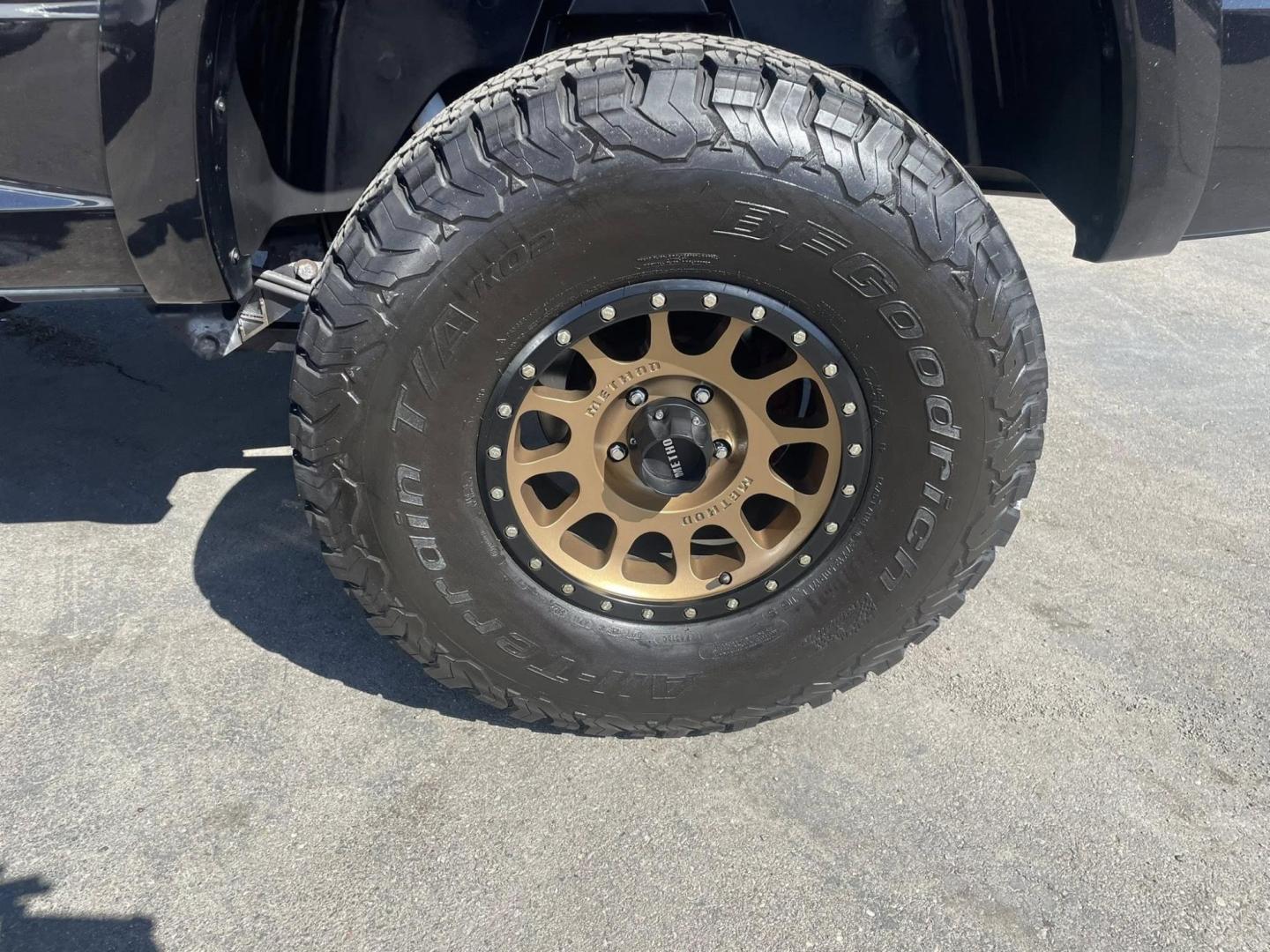 2016 RAM 1500 Laramie Crew Cab SWB 4WD (1C6RR7NT8GS) with an 5.7L V8 OHV 16V engine, 6A transmission, located at 744 E Miner Ave, Stockton, CA, 95202, (209) 944-5770, 37.956863, -121.282082 - PLUS TAXES AND FEES - Photo#13