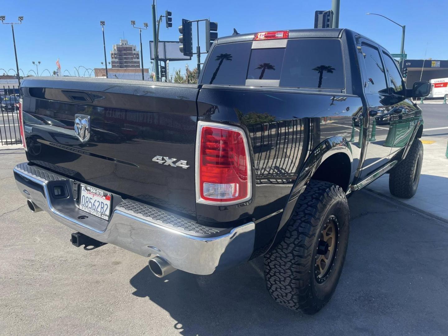 2016 RAM 1500 Laramie Crew Cab SWB 4WD (1C6RR7NT8GS) with an 5.7L V8 OHV 16V engine, 6A transmission, located at 744 E Miner Ave, Stockton, CA, 95202, (209) 944-5770, 37.956863, -121.282082 - PLUS TAXES AND FEES - Photo#17