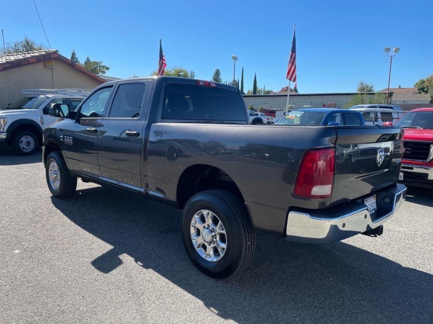 2016 Granite Crystal Metallic Clear Coat RAM 3500 Tradesman (3C63R3CL6GG) with an 6.7L Cummins 6.7L Diesel Turbo I6 350hp 660ft. lbs. Common Rail Direct Injection engine, Automatic transmission, located at 800 Riverside Ave, Roseville, CA, 95678, 916-773-4549 & Toll Free: 866-719-4393, 38.732265, -121.291039 - CUMMINS DIESEL CREW CAB 4X4 TRADESMAN NEW TIRES ONE OWNER CLEAN CARFAX - Photo#2