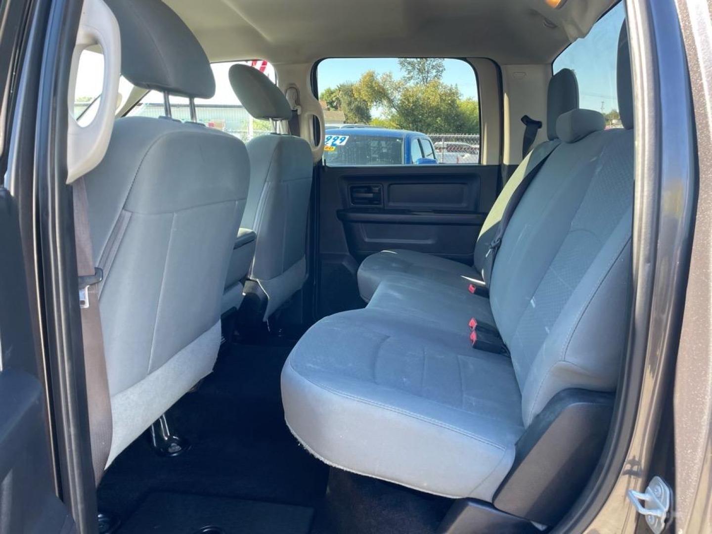 2016 Granite Crystal Metallic Clear Coat RAM 3500 Tradesman (3C63R3CL6GG) with an 6.7L Cummins 6.7L Diesel Turbo I6 350hp 660ft. lbs. Common Rail Direct Injection engine, Automatic transmission, located at 800 Riverside Ave, Roseville, CA, 95678, 916-773-4549 & Toll Free: 866-719-4393, 38.732265, -121.291039 - CUMMINS DIESEL CREW CAB 4X4 TRADESMAN NEW TIRES ONE OWNER CLEAN CARFAX - Photo#9