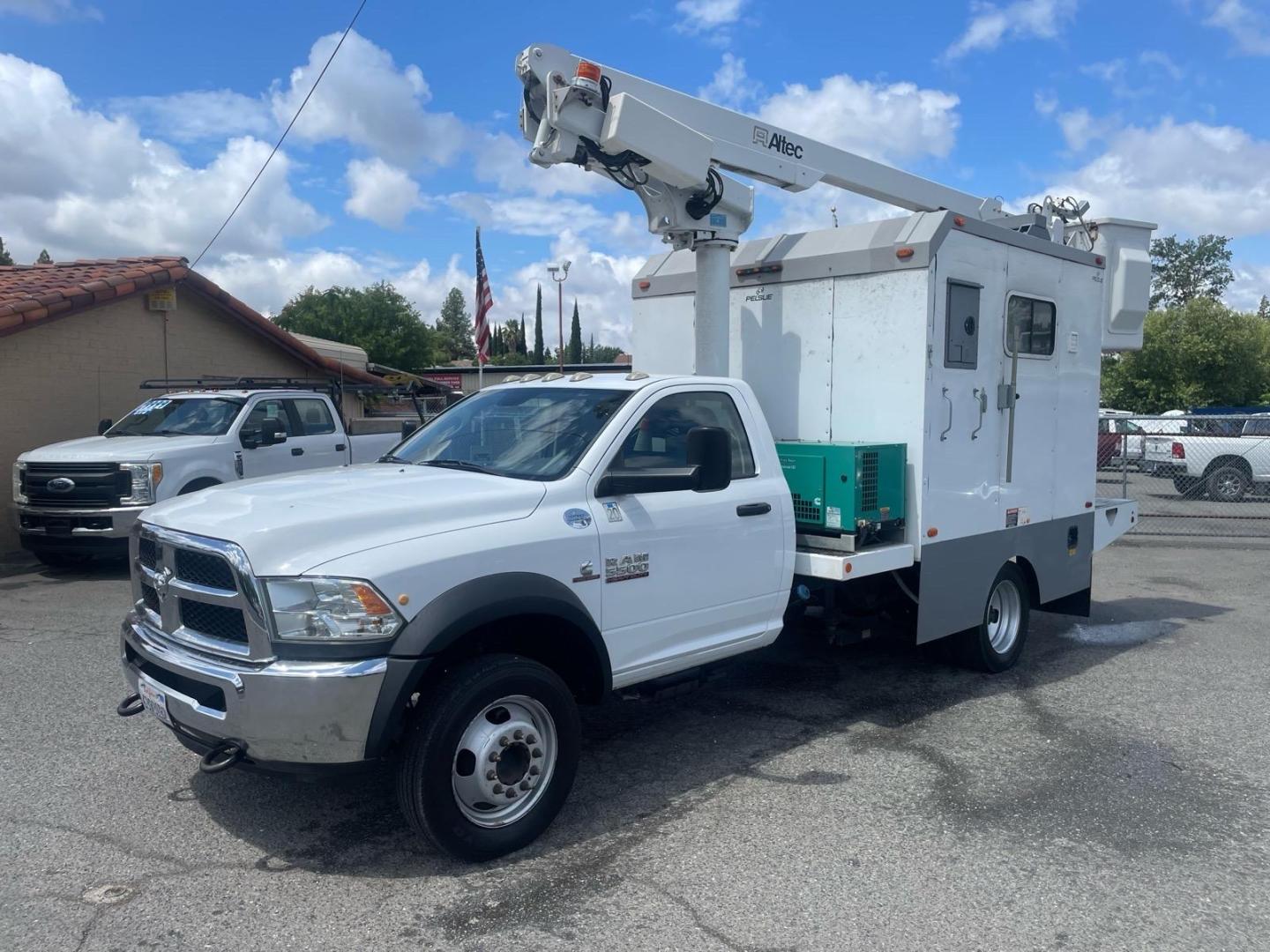 2016 White RAM 5500 Tradesman (3C7WRMBL1GG) with an 6.7L 6 Cylinder Other engine, 6-Speed Automatic transmission, located at 800 Riverside Ave, Roseville, CA, 95678, 916-773-4549 & Toll Free: 866-719-4393, 38.732265, -121.291039 - Photo#0