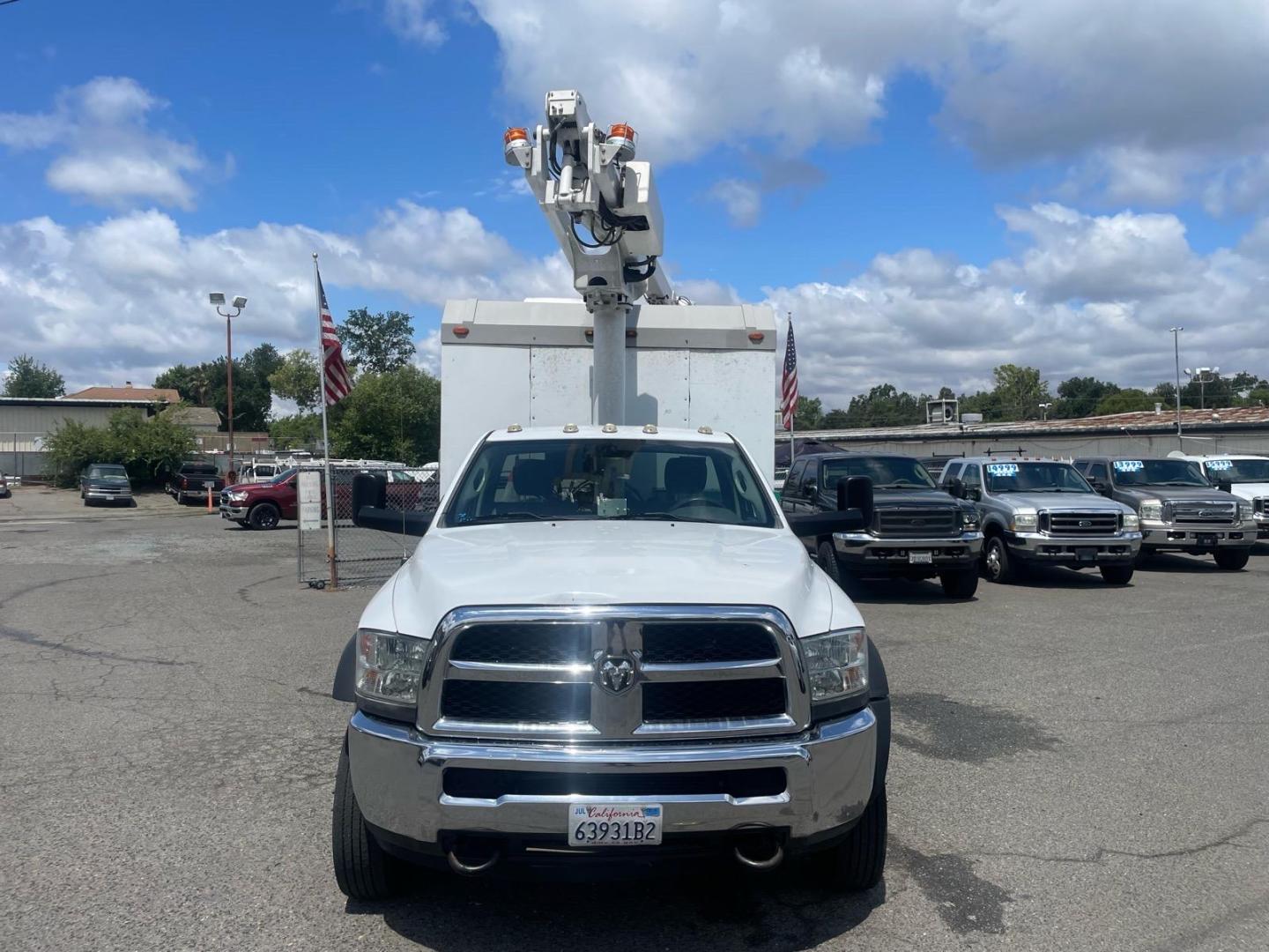 2016 White RAM 5500 Tradesman (3C7WRMBL1GG) with an 6.7L 6 Cylinder Other engine, 6-Speed Automatic transmission, located at 800 Riverside Ave, Roseville, CA, 95678, 916-773-4549 & Toll Free: 866-719-4393, 38.732265, -121.291039 - Photo#6