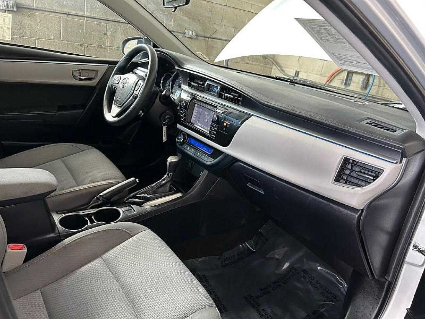 2016 SILVER Toyota Corolla (2T1BURHE4GC) with an 4-Cyl 1.8 Liter engine, Automatic CVTi-S transmission, located at 412 Auto Vista Drive, Palmdale, 93551, (661) 945-0620, 34.592636, -118.136681 - Photo#1