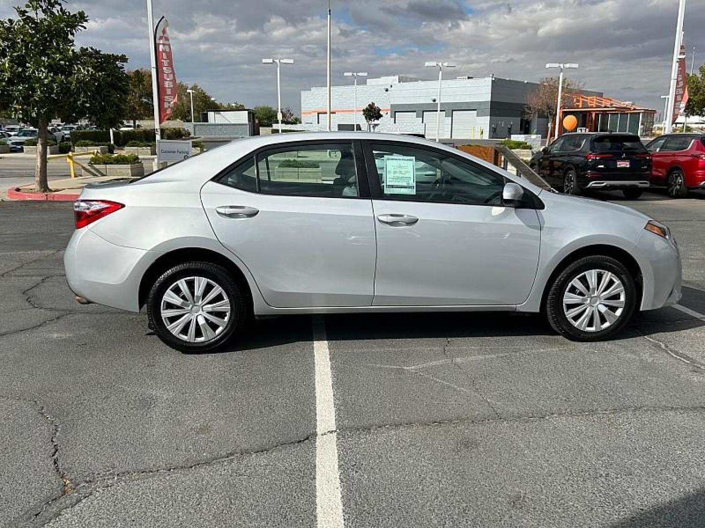 2016 SILVER Toyota Corolla (2T1BURHE4GC) with an 4-Cyl 1.8 Liter engine, Automatic CVTi-S transmission, located at 412 Auto Vista Drive, Palmdale, 93551, (661) 945-0620, 34.592636, -118.136681 - Photo#20