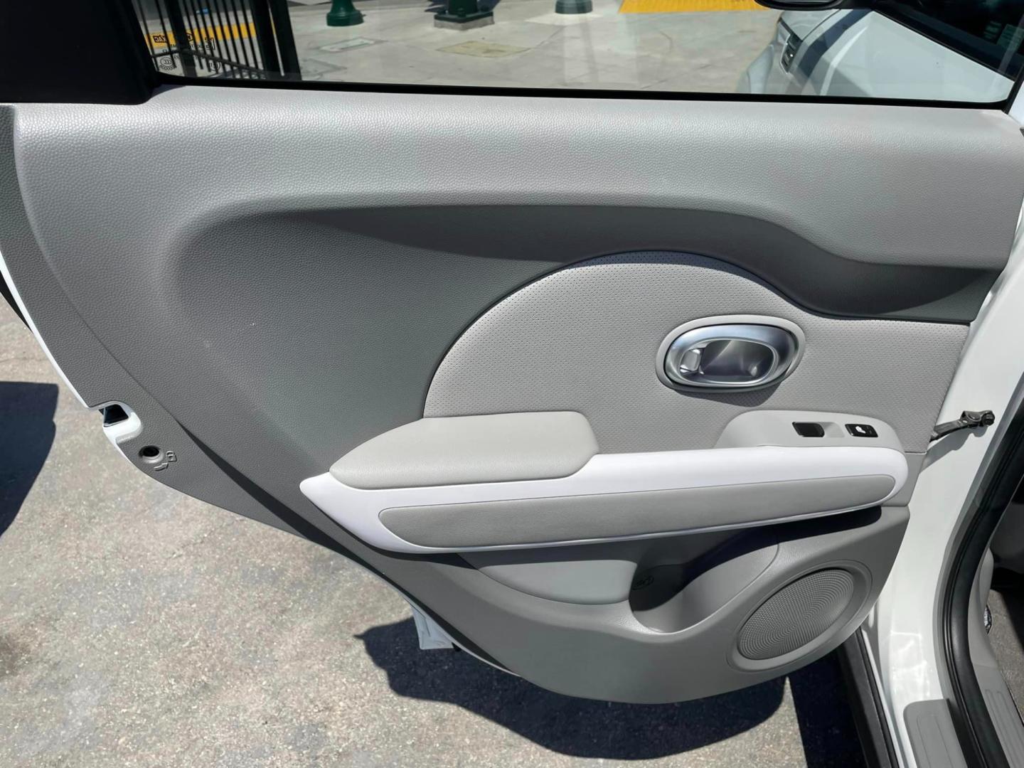 2017 WHITE Kia Soul EV + (KNDJX3AE7H7) with an ELECTRIC engine, 1A transmission, located at 744 E Miner Ave, Stockton, CA, 95202, (209) 944-5770, 37.956863, -121.282082 - PLUS TAXES AND FEES- Photo#11