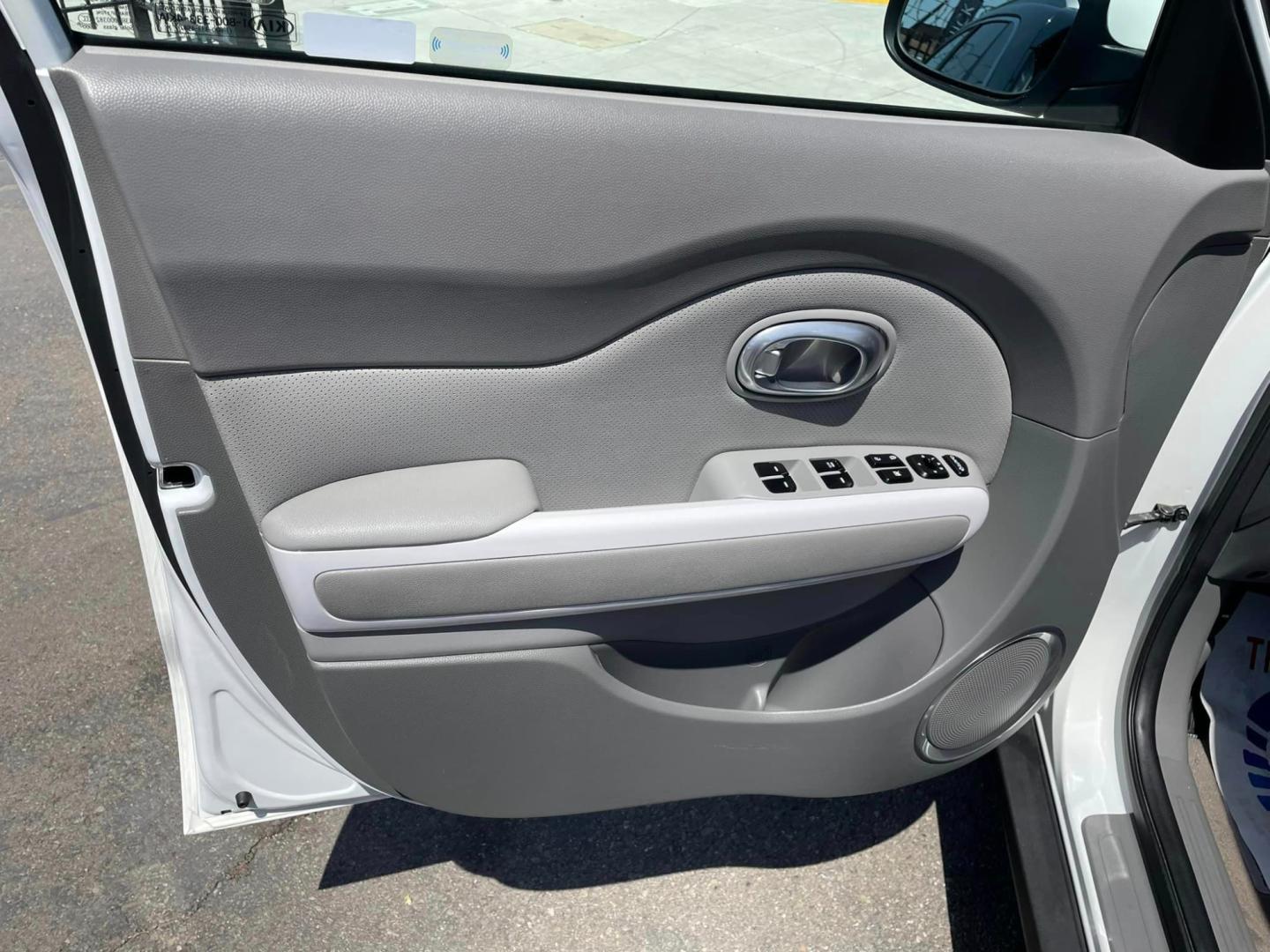 2017 WHITE Kia Soul EV + (KNDJX3AE7H7) with an ELECTRIC engine, 1A transmission, located at 744 E Miner Ave, Stockton, CA, 95202, (209) 944-5770, 37.956863, -121.282082 - PLUS TAXES AND FEES- Photo#12
