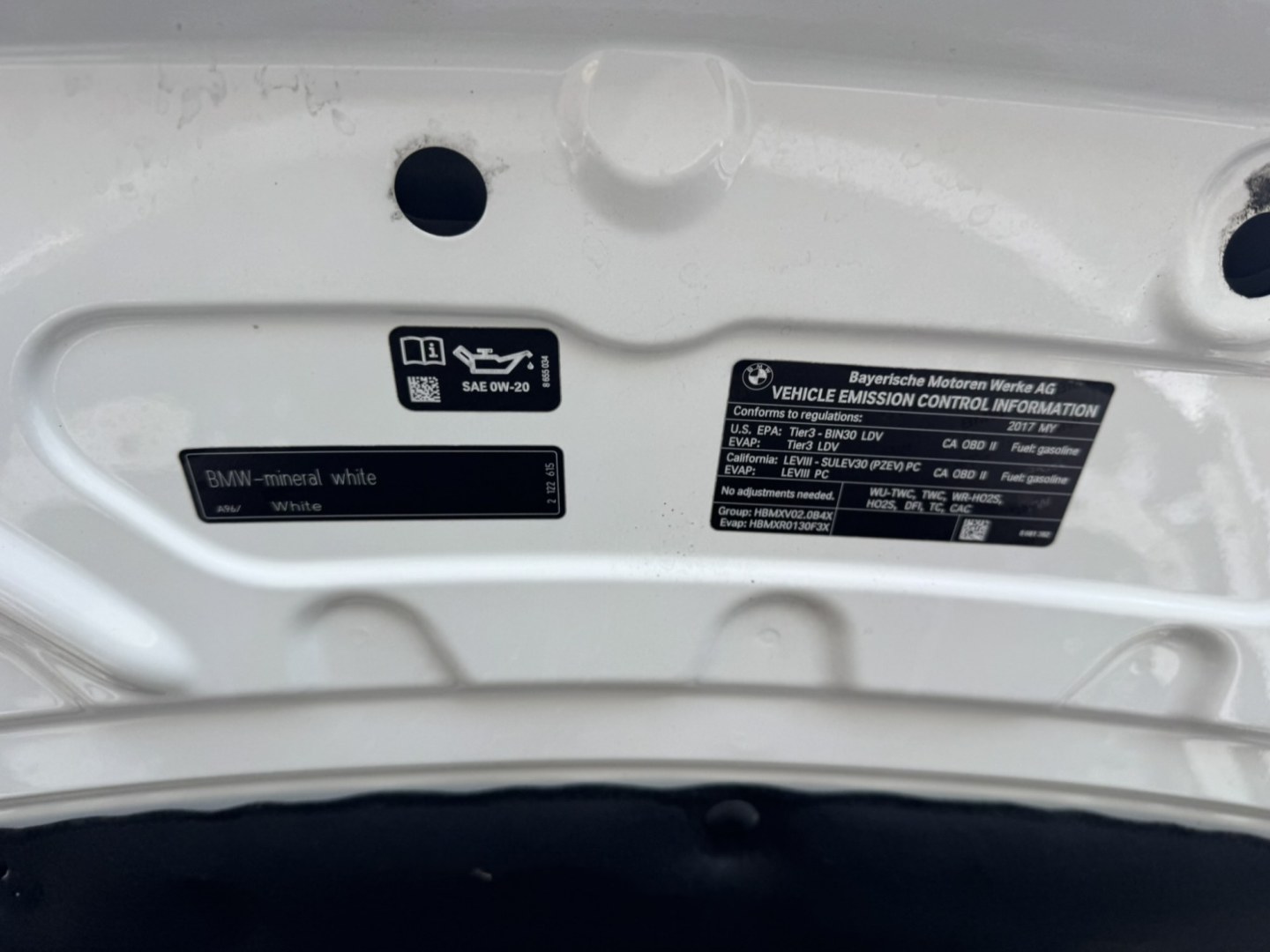 2017 BMW 3-Series 330i xDrive SULEV Sedan (WBA8D9G37HN) with an 3.0L L6 DOHC 24V engine, 8A transmission, located at 30 S. Berkeley Avenue, Pasadena, CA, 91107, (626) 248-7567, 34.145447, -118.109398- Photo#21