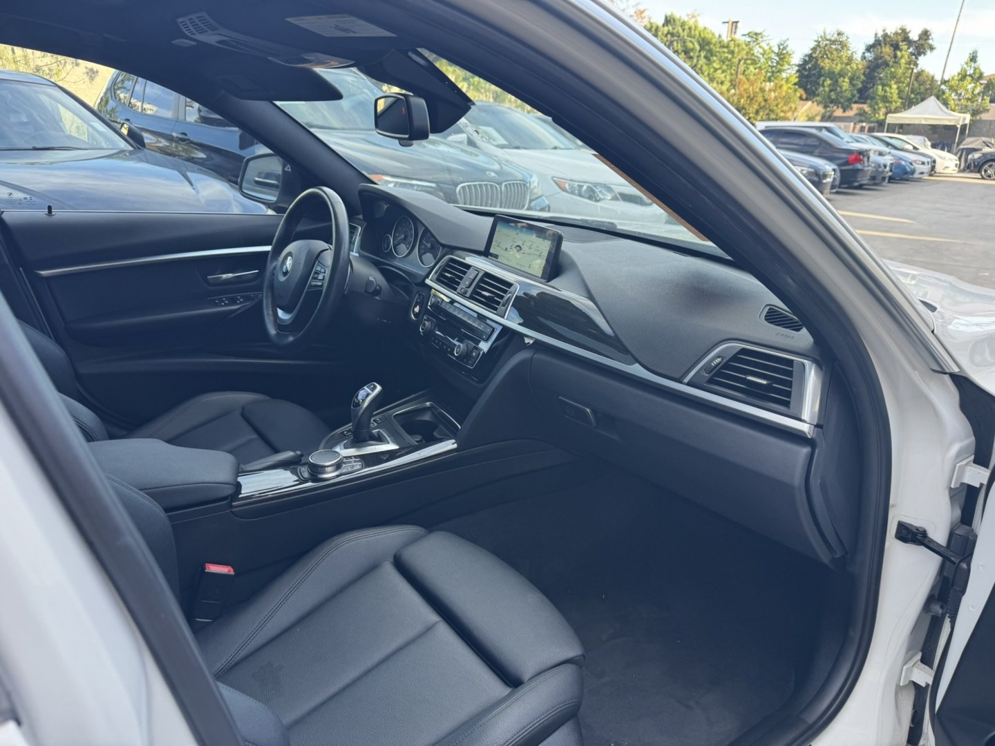 2017 BMW 3-Series 330i xDrive SULEV Sedan (WBA8D9G37HN) with an 3.0L L6 DOHC 24V engine, 8A transmission, located at 30 S. Berkeley Avenue, Pasadena, CA, 91107, (626) 248-7567, 34.145447, -118.109398- Photo#23