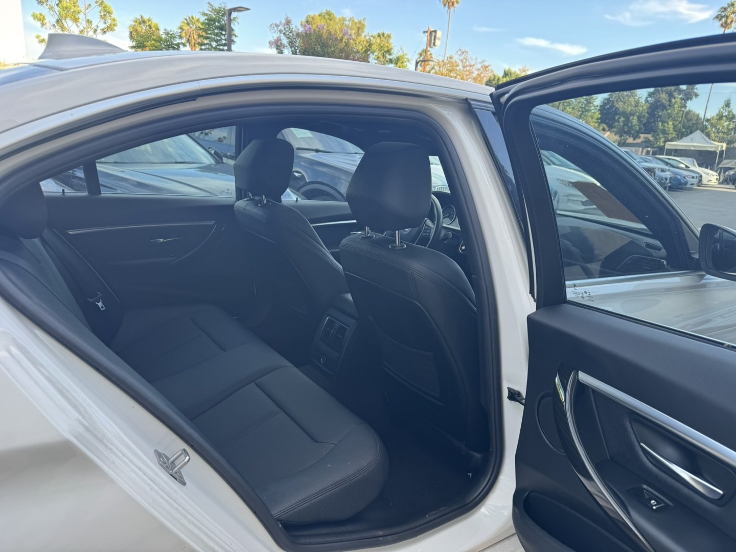 2017 BMW 3-Series 330i xDrive SULEV Sedan (WBA8D9G37HN) with an 3.0L L6 DOHC 24V engine, 8A transmission, located at 30 S. Berkeley Avenue, Pasadena, CA, 91107, (626) 248-7567, 34.145447, -118.109398- Photo#26
