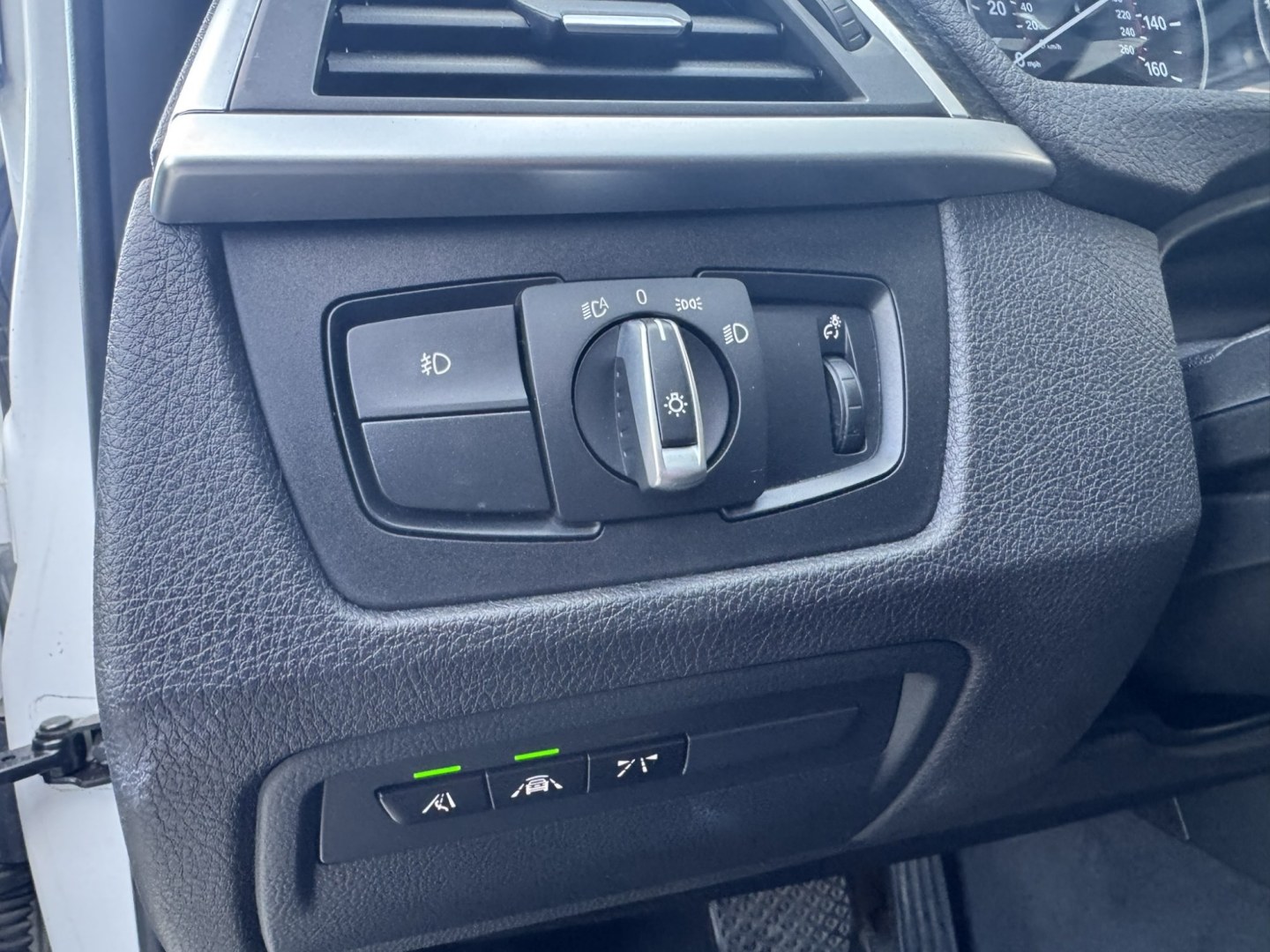 2017 BMW 3-Series 330i xDrive SULEV Sedan (WBA8D9G37HN) with an 3.0L L6 DOHC 24V engine, 8A transmission, located at 30 S. Berkeley Avenue, Pasadena, CA, 91107, (626) 248-7567, 34.145447, -118.109398- Photo#30