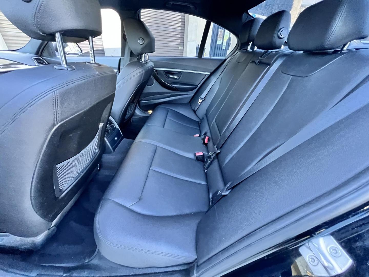 2017 BMW X1 sDrive28i (WBXHU7C36HP) with an 2.0L L4 DOHC 16V engine, 8A transmission, located at 30 S. Berkeley Avenue, Pasadena, CA, 91107, (626) 248-7567, 34.145447, -118.109398 - Photo#9