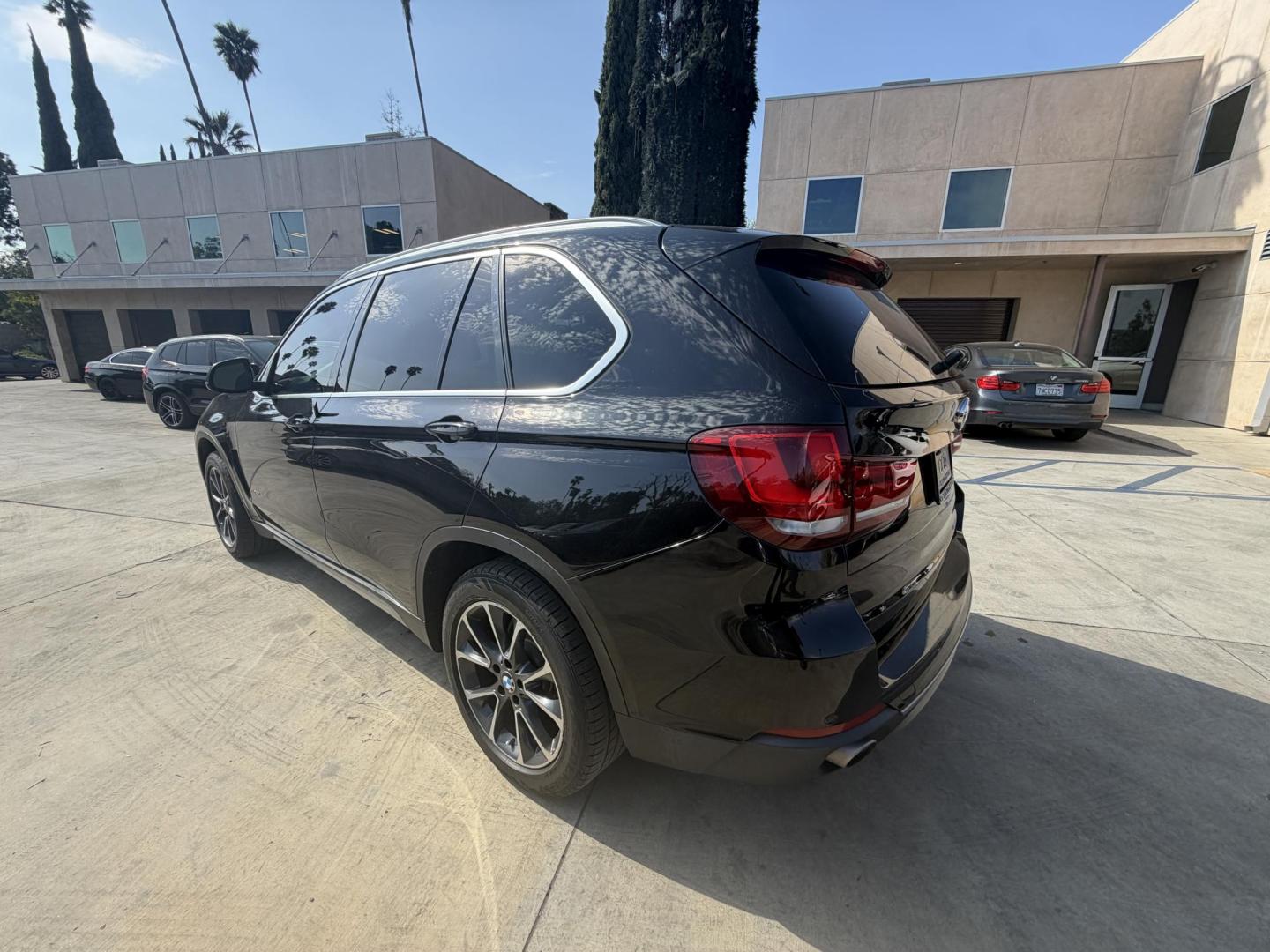 2017 BMW X5 sDrive35i (5UXKR2C56H0) with an 3.0L L6 DOHC 24V engine, 8A transmission, located at 30 S. Berkeley Avenue, Pasadena, CA, 91107, (626) 248-7567, 34.145447, -118.109398 - Photo#3