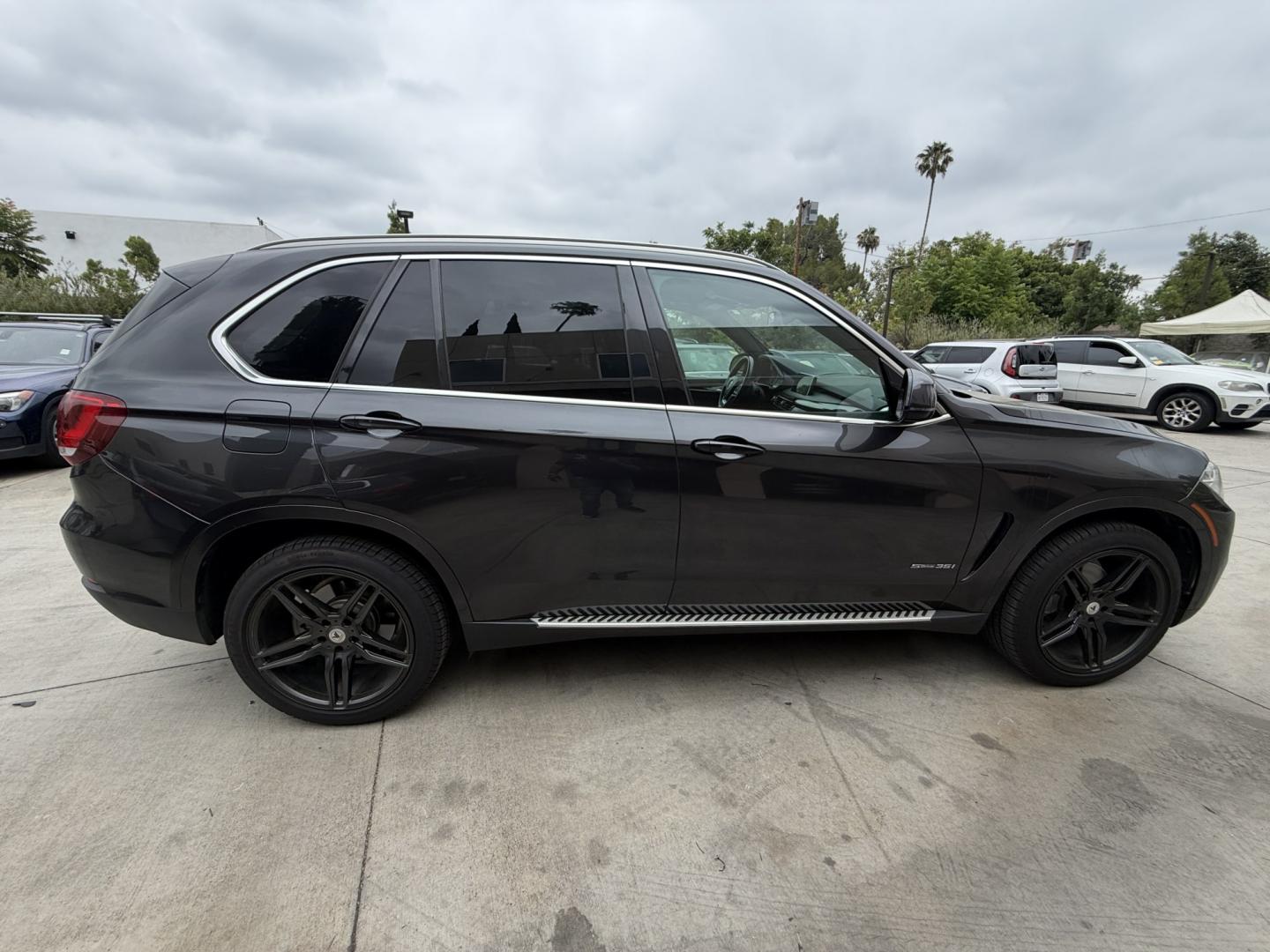 2017 Space Gray Metallic /Black BMW X5 sDrive35i (5UXKR2C35H0) with an 3.0L L6 DOHC 24V engine, 8A transmission, located at 30 S. Berkeley Avenue, Pasadena, CA, 91107, (626) 248-7567, 34.145447, -118.109398 - 2017 BMW X5 xDrive35i for Sale in Pasadena CA – Buy Here Pay Here BMW Financing – Bad Credit Auto Loans – In-House Financing Available Looking for a 2017 BMW X5 for sale in Pasadena, California? Crown City Motors is proud to offer this beautiful 2017 BMW X5 xDrive35i luxury SUV with easy fi- Photo#4
