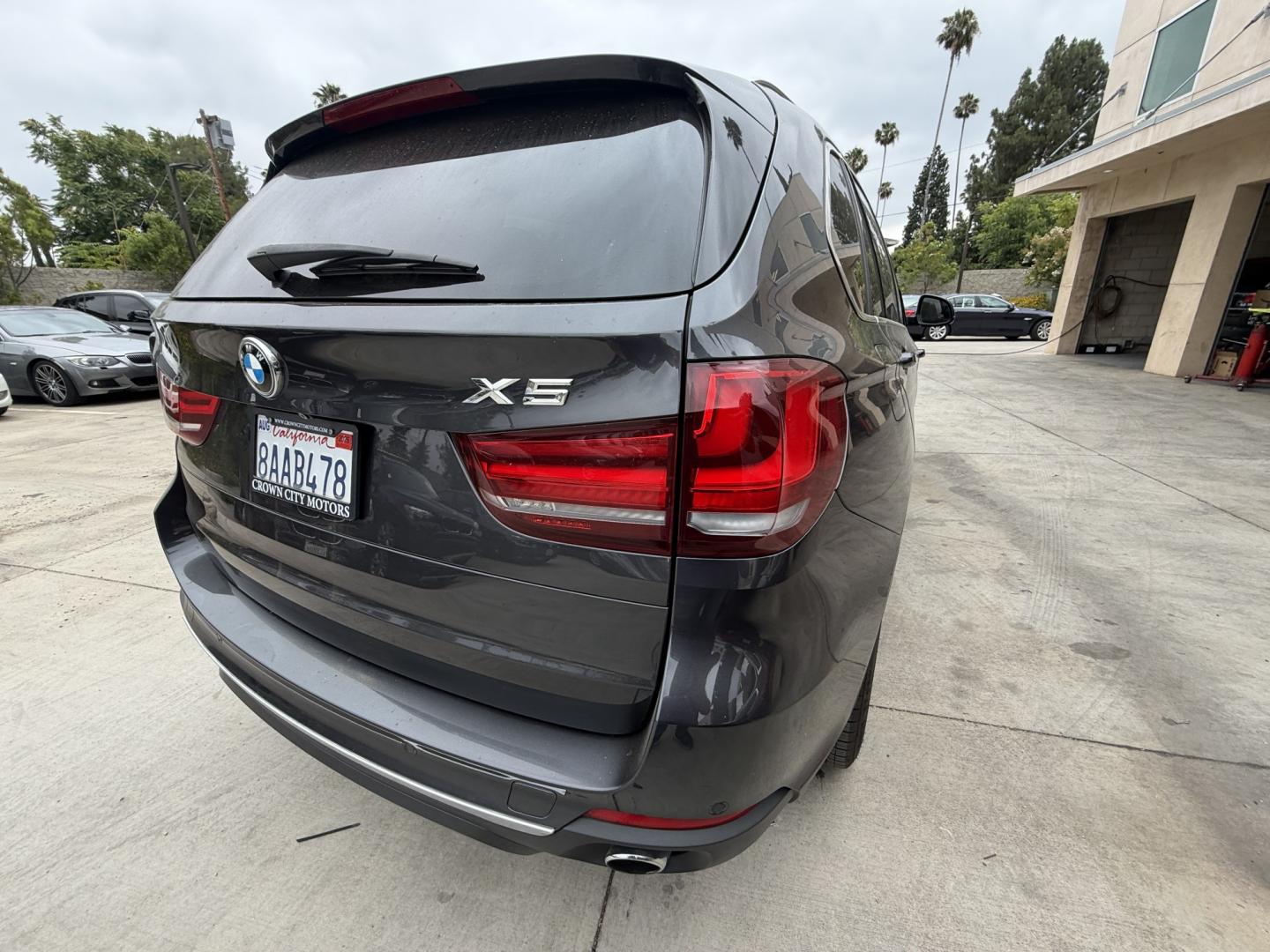 2017 Space Gray Metallic /Black BMW X5 sDrive35i (5UXKR2C35H0) with an 3.0L L6 DOHC 24V engine, 8A transmission, located at 30 S. Berkeley Avenue, Pasadena, CA, 91107, (626) 248-7567, 34.145447, -118.109398 - 2017 BMW X5 xDrive35i for Sale in Pasadena CA – Buy Here Pay Here BMW Financing – Bad Credit Auto Loans – In-House Financing Available Looking for a 2017 BMW X5 for sale in Pasadena, California? Crown City Motors is proud to offer this beautiful 2017 BMW X5 xDrive35i luxury SUV with easy fi- Photo#5