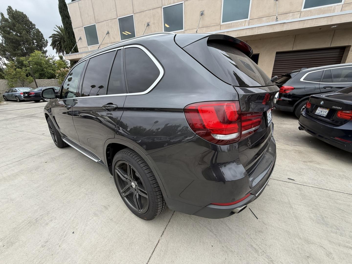 2017 Space Gray Metallic /Black BMW X5 sDrive35i (5UXKR2C35H0) with an 3.0L L6 DOHC 24V engine, 8A transmission, located at 30 S. Berkeley Avenue, Pasadena, CA, 91107, (626) 248-7567, 34.145447, -118.109398 - 2017 BMW X5 xDrive35i for Sale in Pasadena CA – Buy Here Pay Here BMW Financing – Bad Credit Auto Loans – In-House Financing Available Looking for a 2017 BMW X5 for sale in Pasadena, California? Crown City Motors is proud to offer this beautiful 2017 BMW X5 xDrive35i luxury SUV with easy fi- Photo#6