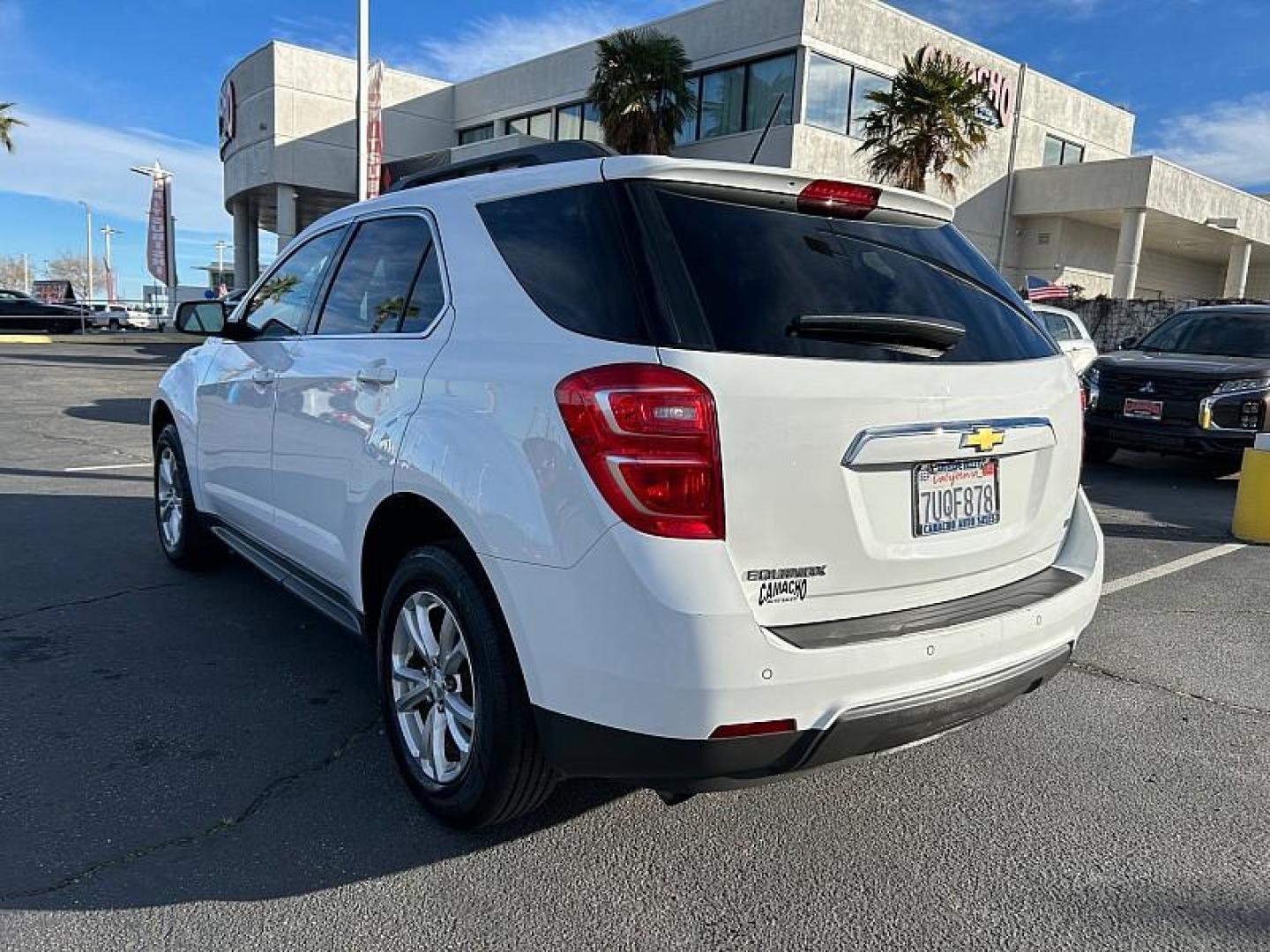 2017 WHITE Chevrolet Equinox (2GNALCEK2H1) with an 4-Cyl 2.4 Liter engine, Auto 6-Spd w/OD transmission, located at 412 Auto Vista Drive, Palmdale, 93551, (661) 945-0620, 34.592636, -118.136681 - Photo#3