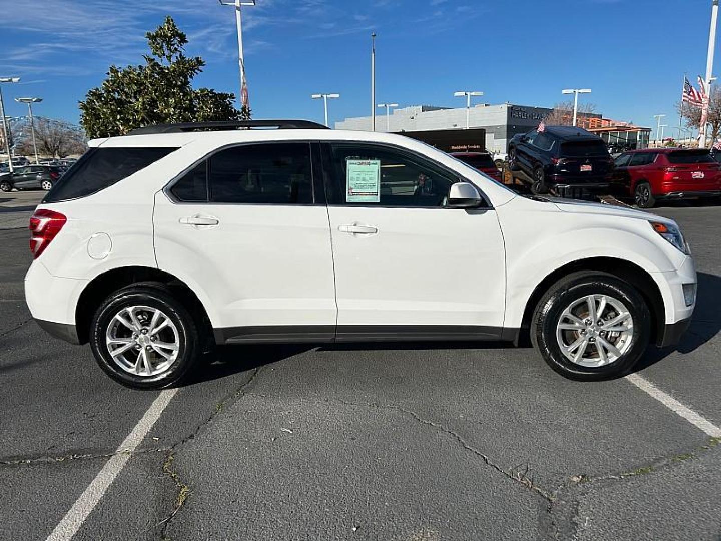 2017 WHITE Chevrolet Equinox (2GNALCEK2H1) with an 4-Cyl 2.4 Liter engine, Auto 6-Spd w/OD transmission, located at 412 Auto Vista Drive, Palmdale, 93551, (661) 945-0620, 34.592636, -118.136681 - Photo#8