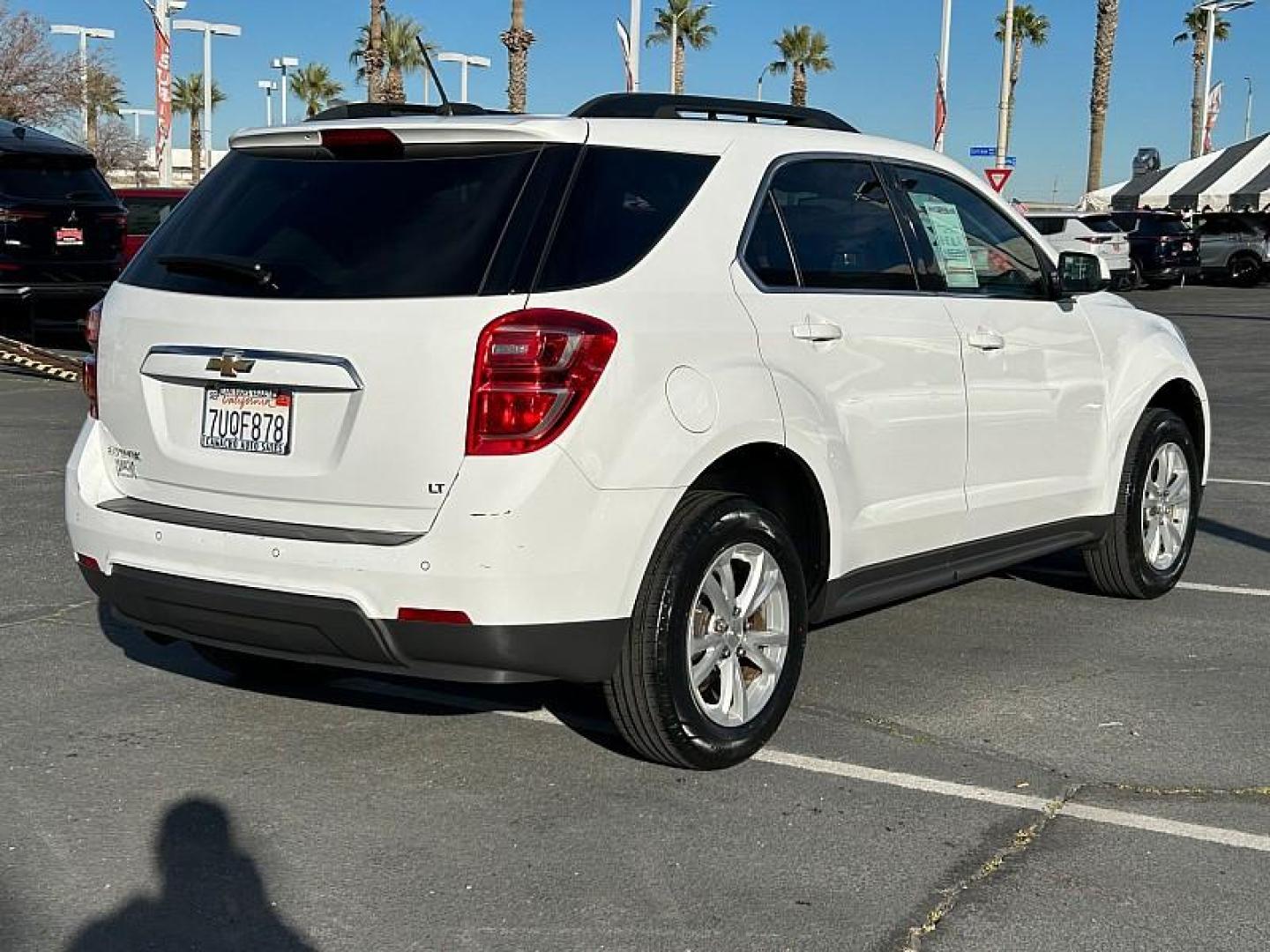 2017 WHITE Chevrolet Equinox (2GNALCEK2H1) with an 4-Cyl 2.4 Liter engine, Auto 6-Spd w/OD transmission, located at 412 Auto Vista Drive, Palmdale, 93551, (661) 945-0620, 34.592636, -118.136681 - Photo#9