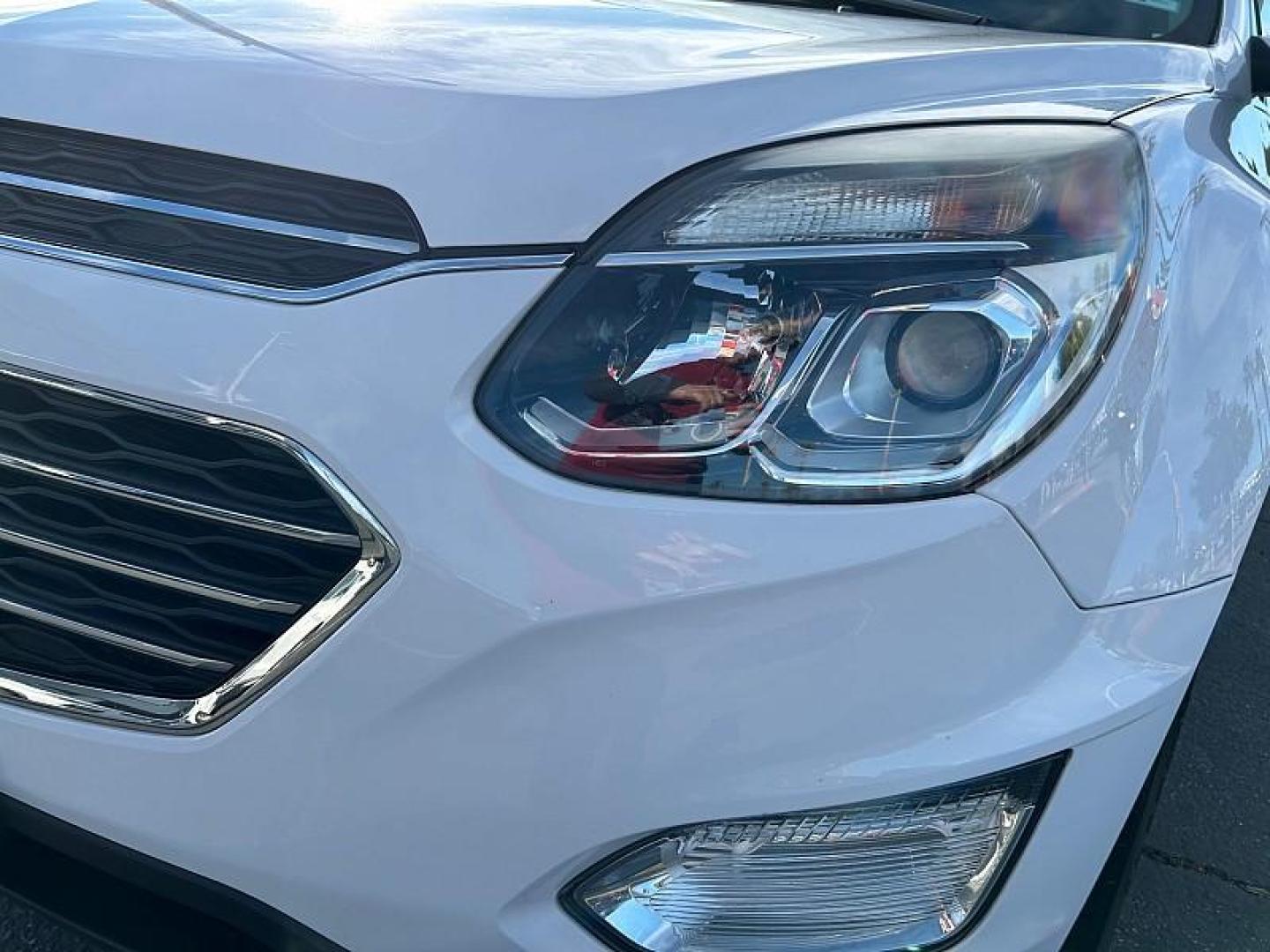 2017 WHITE Chevrolet Equinox (2GNALCEK2H1) with an 4-Cyl 2.4 Liter engine, Auto 6-Spd w/OD transmission, located at 412 Auto Vista Drive, Palmdale, 93551, (661) 945-0620, 34.592636, -118.136681 - Photo#12