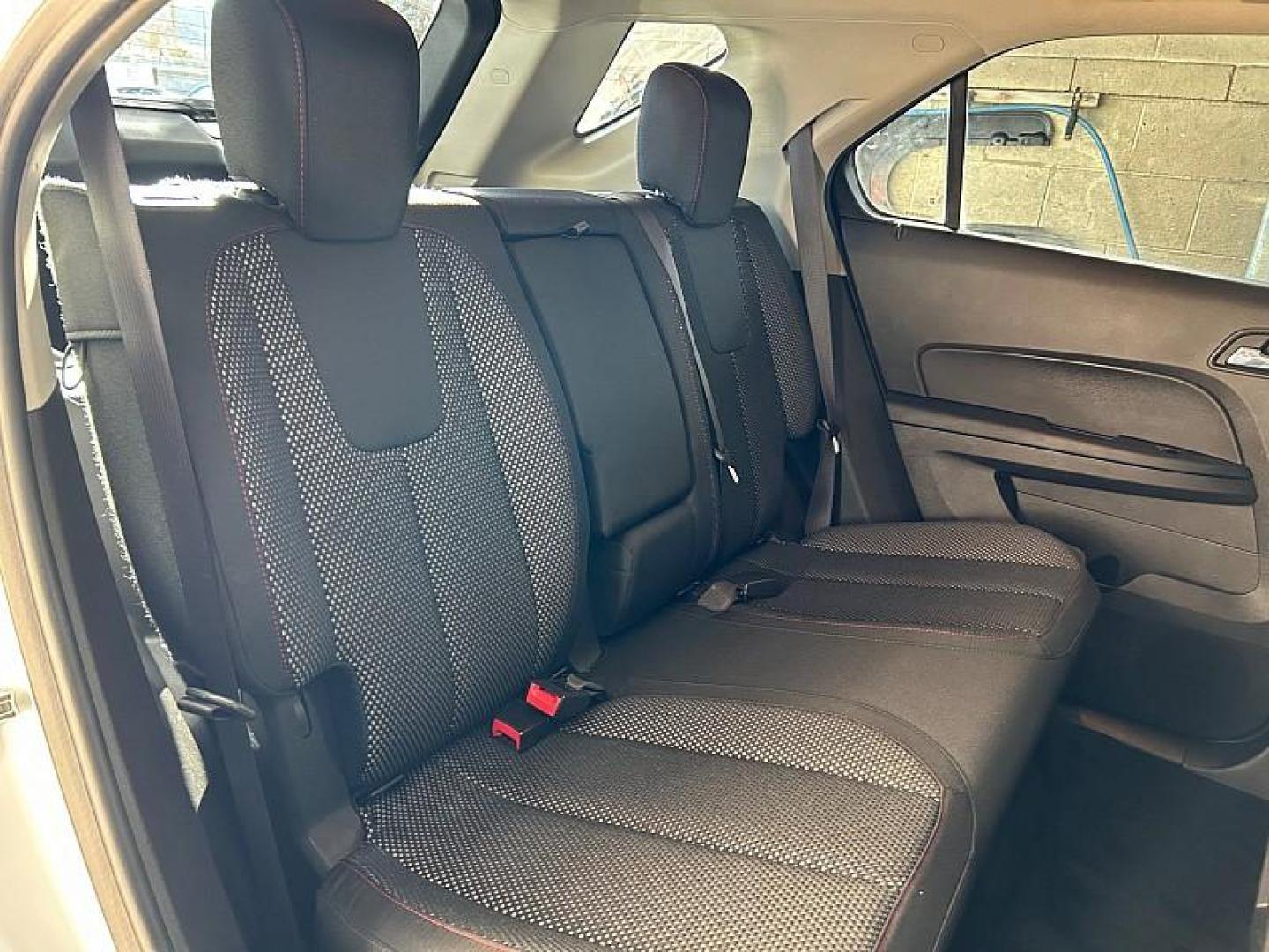 2017 WHITE Chevrolet Equinox (2GNALCEK2H1) with an 4-Cyl 2.4 Liter engine, Auto 6-Spd w/OD transmission, located at 412 Auto Vista Drive, Palmdale, 93551, (661) 945-0620, 34.592636, -118.136681 - Photo#29