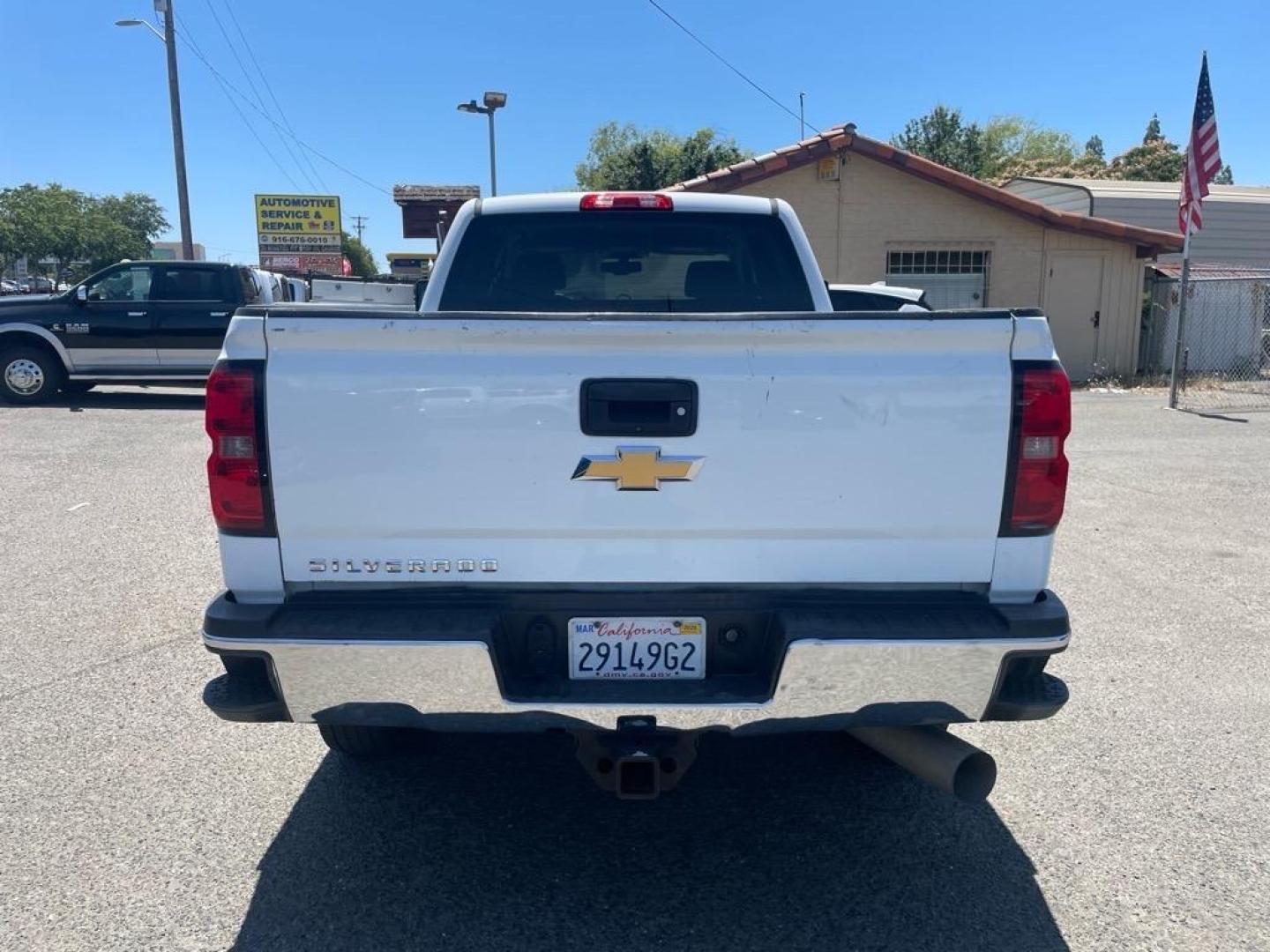 2017 Summit White Chevrolet Silverado 2500HD Work Truck (1GC1KUEYXHF) with an 6.6L Duramax 6.6L Biodiesel Turbo V8 445hp 910ft. lbs. Common Rail Direct Injection engine, Allison 1000 6-Speed Shiftable Automatic transmission, located at 800 Riverside Ave, Roseville, CA, 95678, 916-773-4549 & Toll Free: 866-719-4393, 38.732265, -121.291039 - DURAXAX DIESEL CREW CAB 4X4 ALLISON TRANSMISSION ONE OWNER SERVICE RECORDS ON CLEAN CARFAX - Photo#8