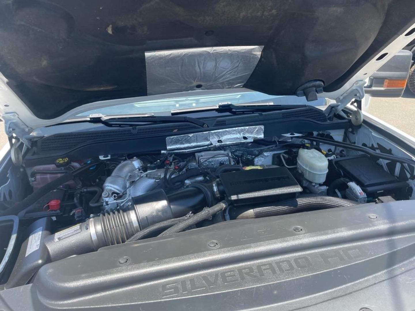 2017 Summit White Chevrolet Silverado 2500HD Work Truck (1GC1KUEYXHF) with an 6.6L Duramax 6.6L Biodiesel Turbo V8 445hp 910ft. lbs. Common Rail Direct Injection engine, Allison 1000 6-Speed Shiftable Automatic transmission, located at 800 Riverside Ave, Roseville, CA, 95678, 916-773-4549 & Toll Free: 866-719-4393, 38.732265, -121.291039 - DURAXAX DIESEL CREW CAB 4X4 ALLISON TRANSMISSION ONE OWNER SERVICE RECORDS ON CLEAN CARFAX - Photo#14