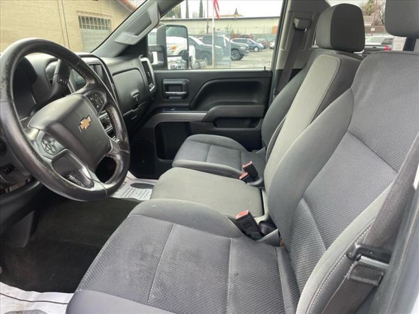 2017 Summit White Chevrolet Silverado 2500HD LT (1GC2KVEG2HZ) with an 6.0L Vortec 6.0L Flex Fuel V8 360hp 380ft. lbs. Sequential Electronic Fuel Injection engine, 6-Speed Shiftable Automatic transmission, located at 800 Riverside Ave, Roseville, CA, 95678, 916-773-4549 & Toll Free: 866-719-4393, 38.732265, -121.291039 - DOUBLE CAB 4X4 LT - Photo#14