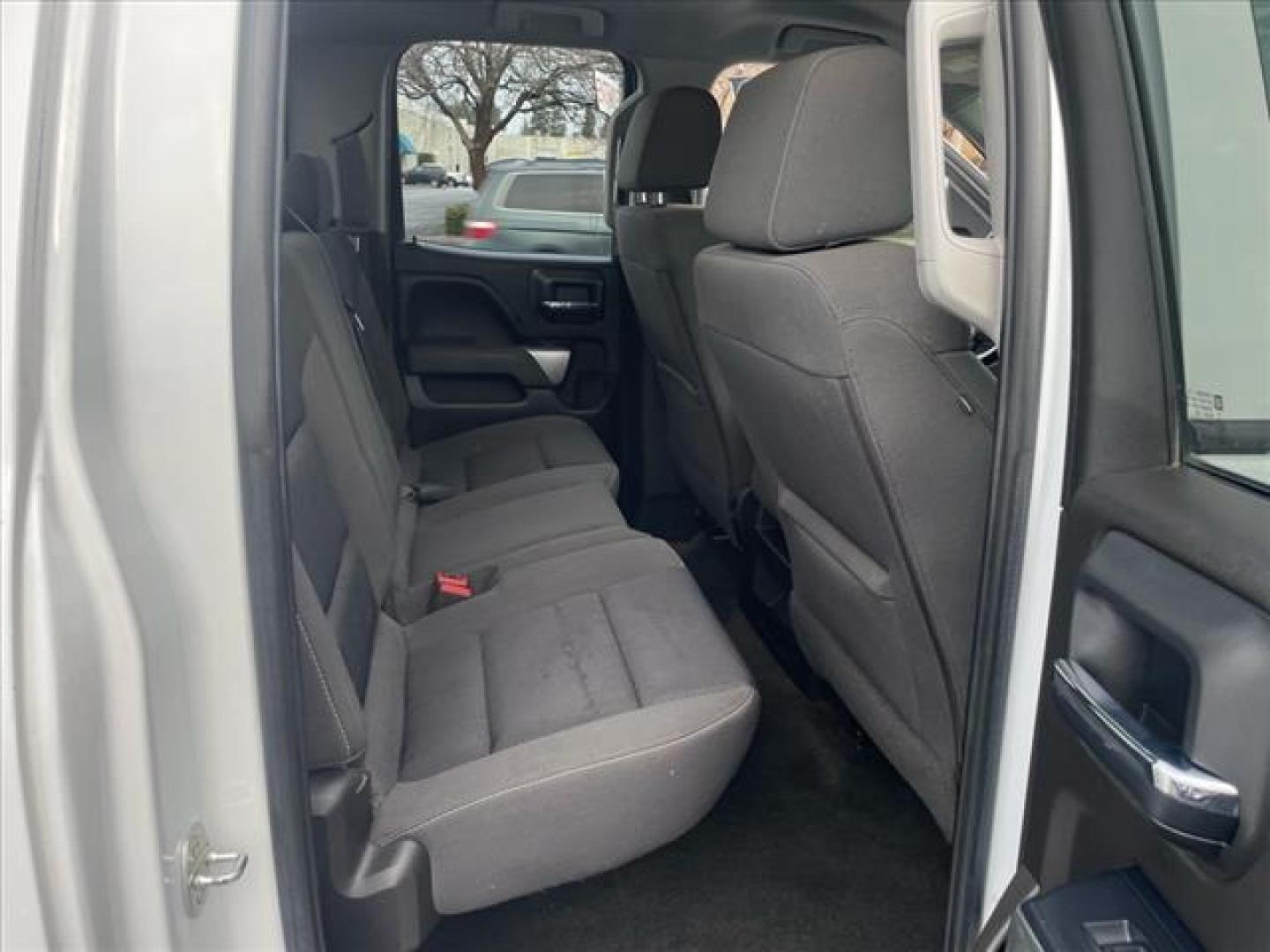 2017 Summit White Chevrolet Silverado 2500HD LT (1GC2KVEG2HZ) with an 6.0L Vortec 6.0L Flex Fuel V8 360hp 380ft. lbs. Sequential Electronic Fuel Injection engine, 6-Speed Shiftable Automatic transmission, located at 800 Riverside Ave, Roseville, CA, 95678, 916-773-4549 & Toll Free: 866-719-4393, 38.732265, -121.291039 - DOUBLE CAB 4X4 LT - Photo#17