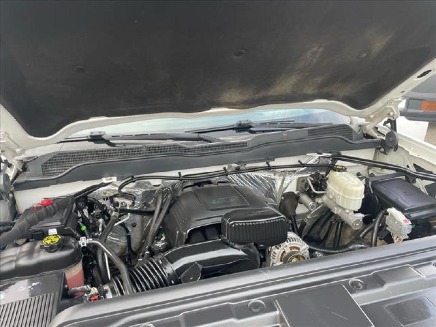 2017 Summit White Chevrolet Silverado 2500HD LT (1GC2KVEG2HZ) with an 6.0L Vortec 6.0L Flex Fuel V8 360hp 380ft. lbs. Sequential Electronic Fuel Injection engine, 6-Speed Shiftable Automatic transmission, located at 800 Riverside Ave, Roseville, CA, 95678, 916-773-4549 & Toll Free: 866-719-4393, 38.732265, -121.291039 - DOUBLE CAB 4X4 LT - Photo#19