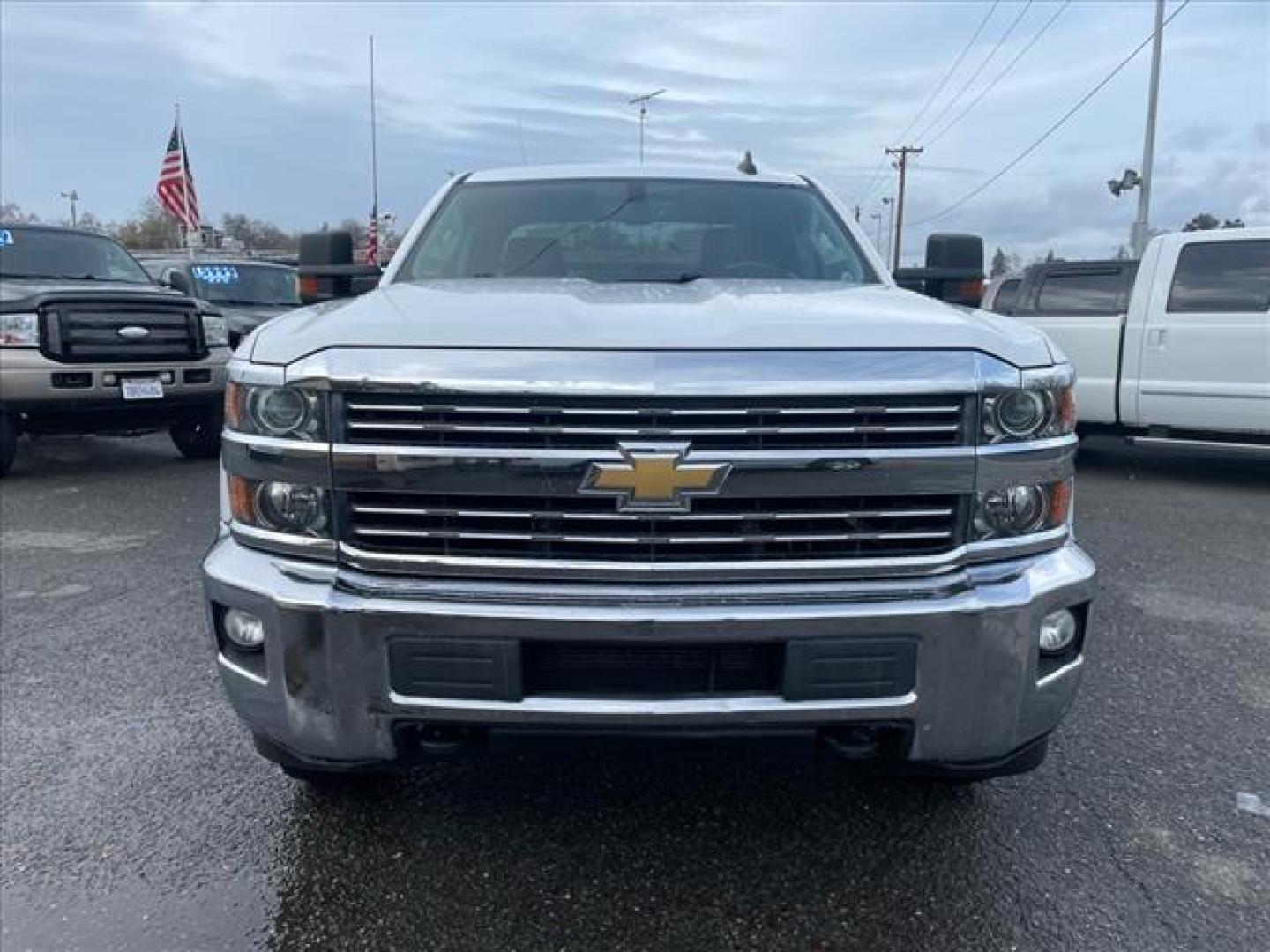 2017 Summit White Chevrolet Silverado 2500HD LT (1GC2KVEG2HZ) with an 6.0L Vortec 6.0L Flex Fuel V8 360hp 380ft. lbs. Sequential Electronic Fuel Injection engine, 6-Speed Shiftable Automatic transmission, located at 800 Riverside Ave, Roseville, CA, 95678, 916-773-4549 & Toll Free: 866-719-4393, 38.732265, -121.291039 - DOUBLE CAB 4X4 LT - Photo#6