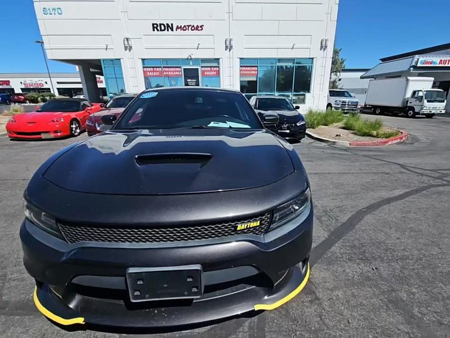 2017 GRAY Dodge Charger (2C3CDXCT8HH) with an V8 HEMI 5.7 Liter engine, Auto 8-Spd w/AutoStk transmission, located at 412 Auto Vista Drive, Palmdale, 93551, (661) 945-0620, 34.592636, -118.136681 - Photo#0